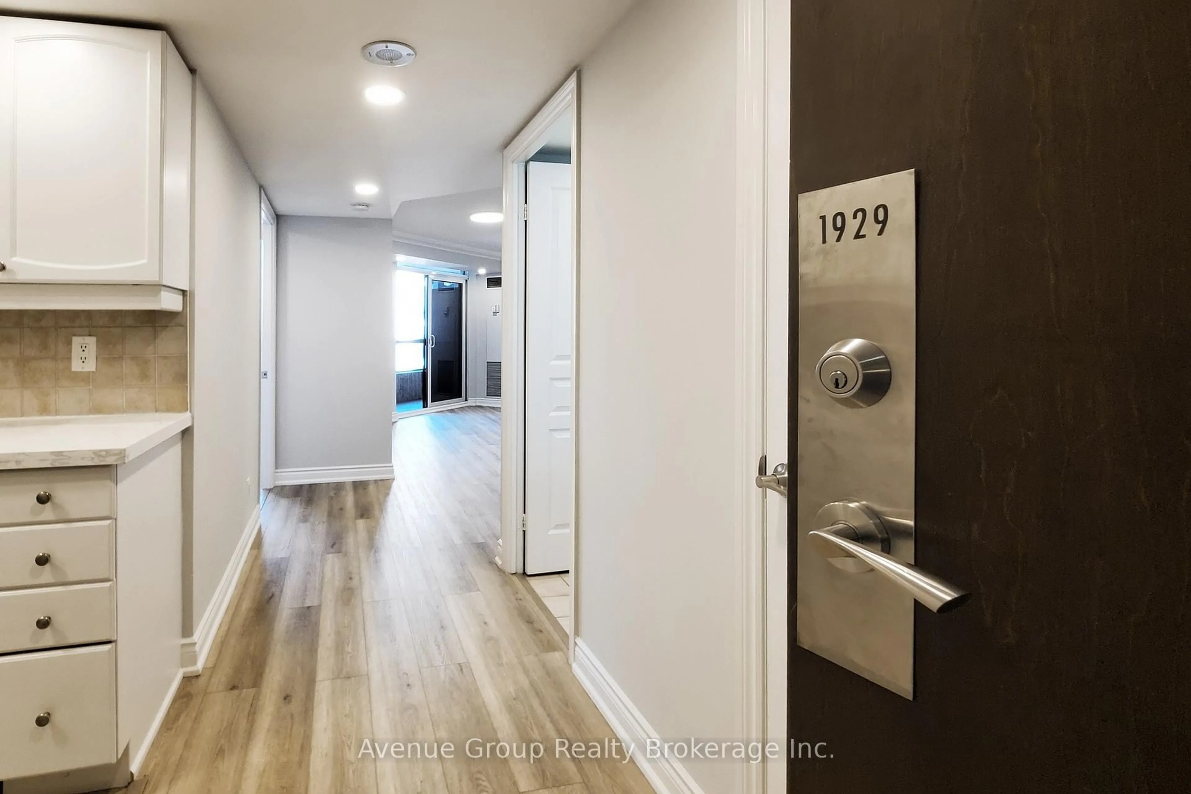 Indoor entryway for 15 Northtown Way #1929, Toronto Ontario M2N 7A2