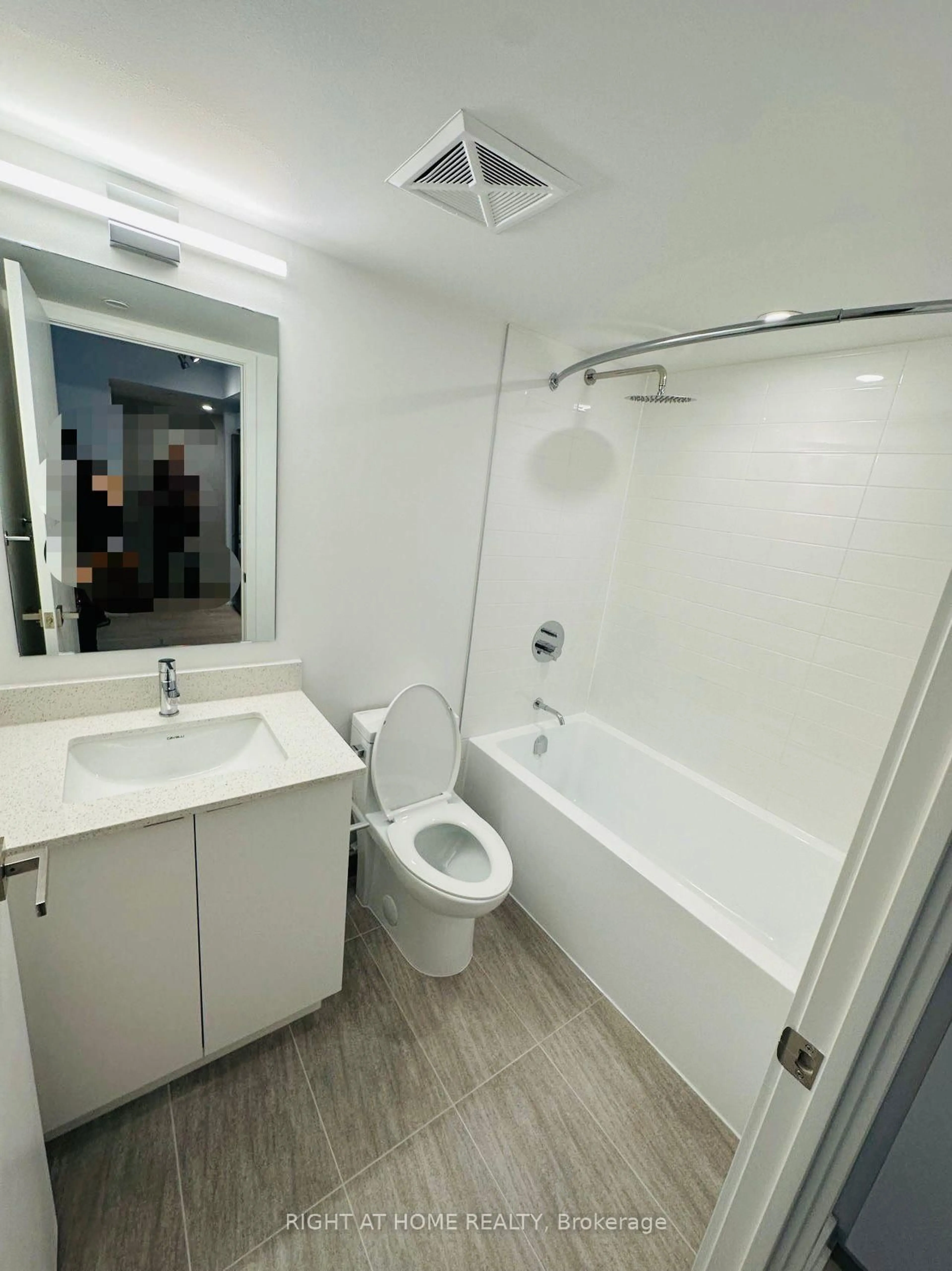 Standard bathroom, unknown for 30 Tretti Way #631, Toronto Ontario M3H 0E3