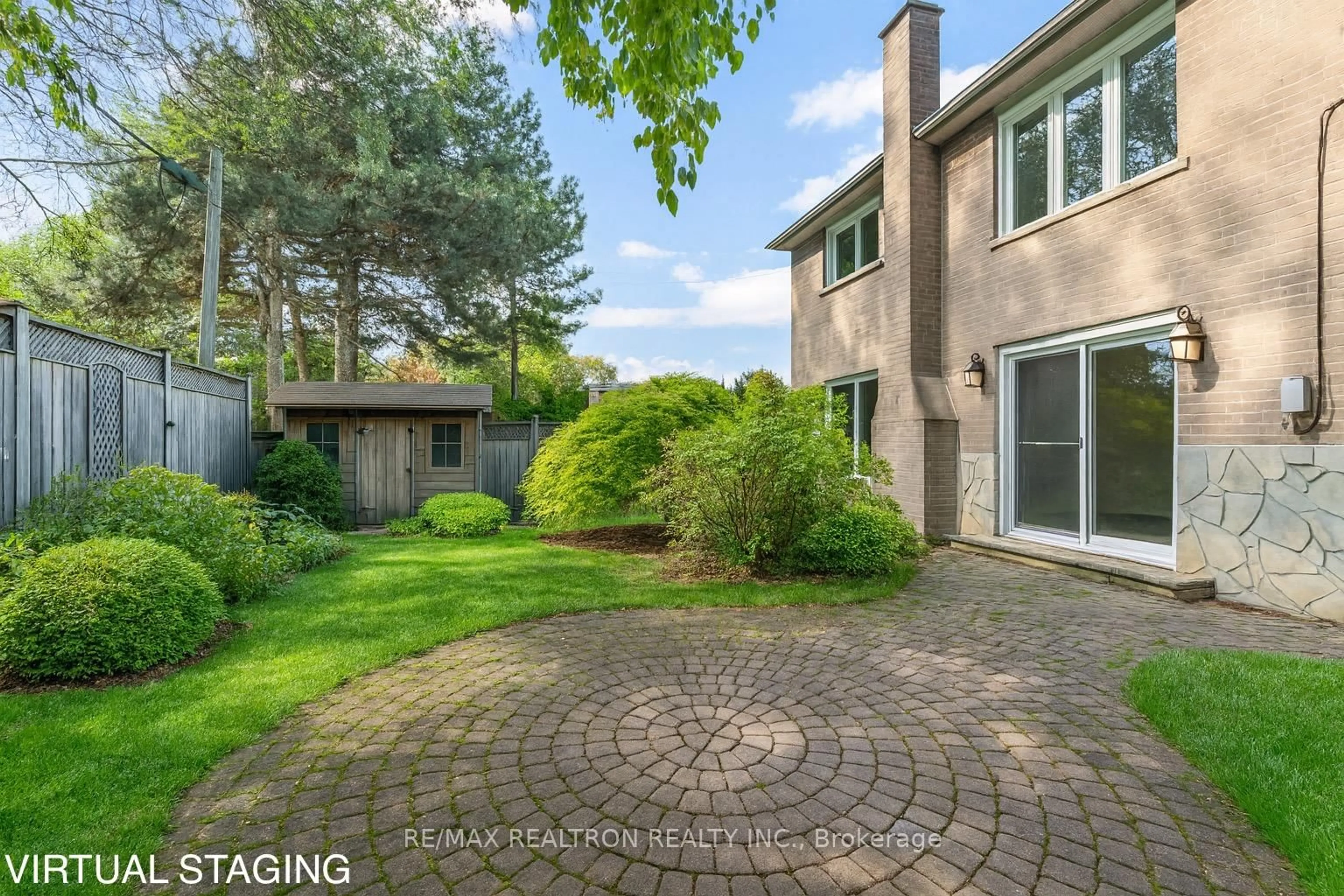 Patio, street for 53 Knighton Dr, Toronto Ontario M4A 1V9