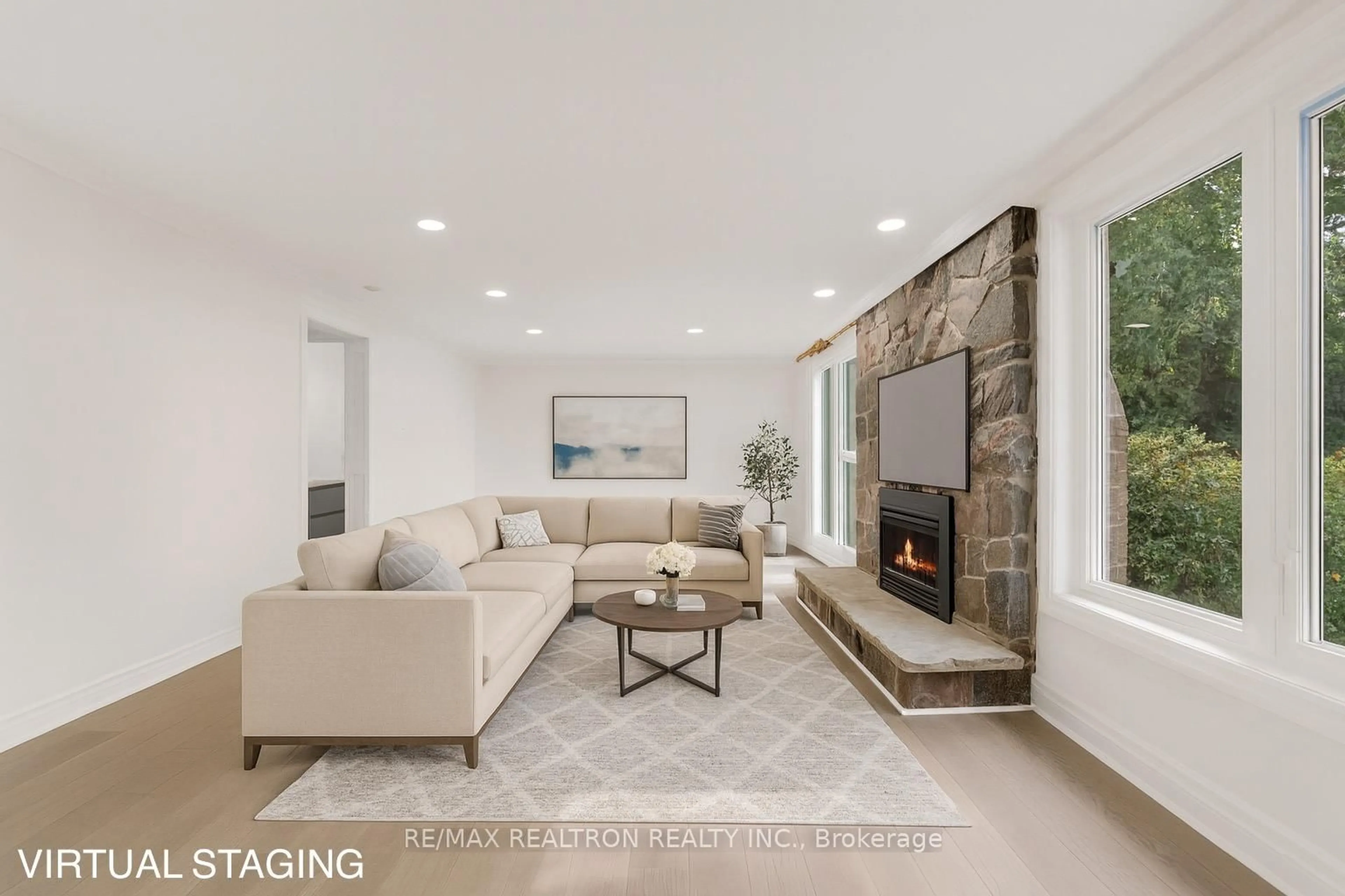 Living room with furniture, ceramic/tile floor for 53 Knighton Dr, Toronto Ontario M4A 1V9