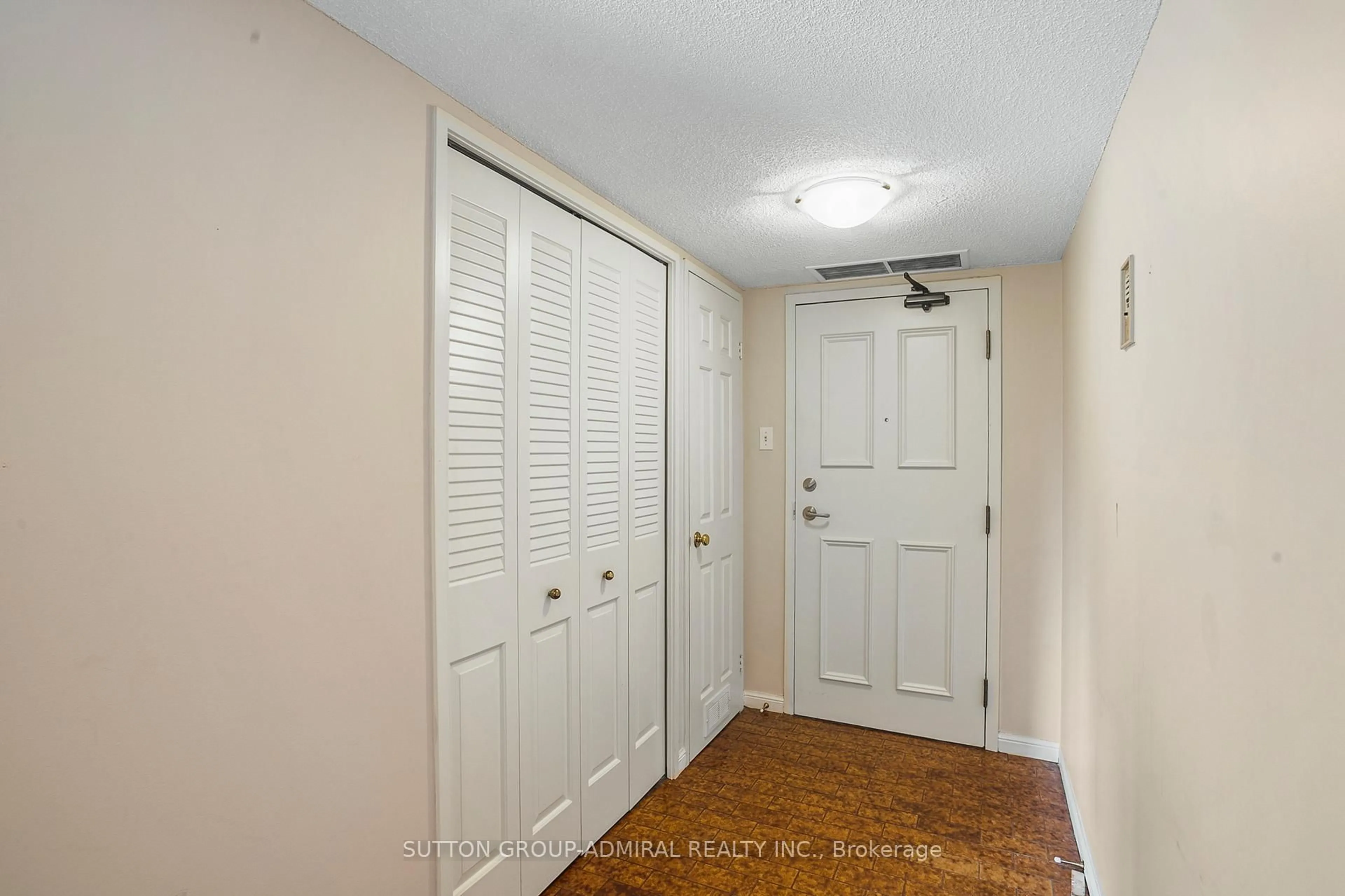 Unknown for 245 The Donway West #402, Toronto Ontario M3B 3M2