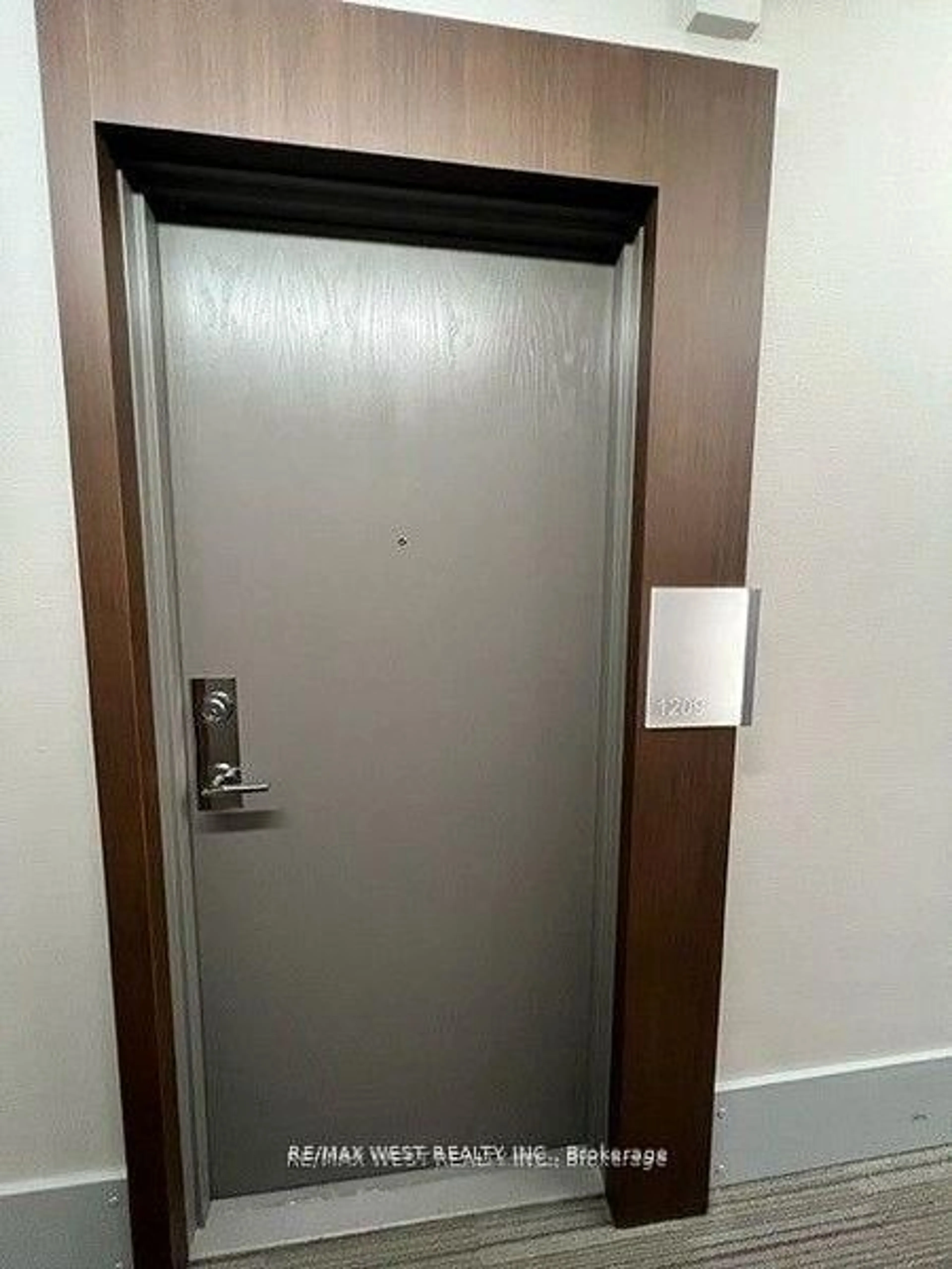 Indoor foyer for 21 Widmer St #1209, Toronto Ontario M5V 2E8