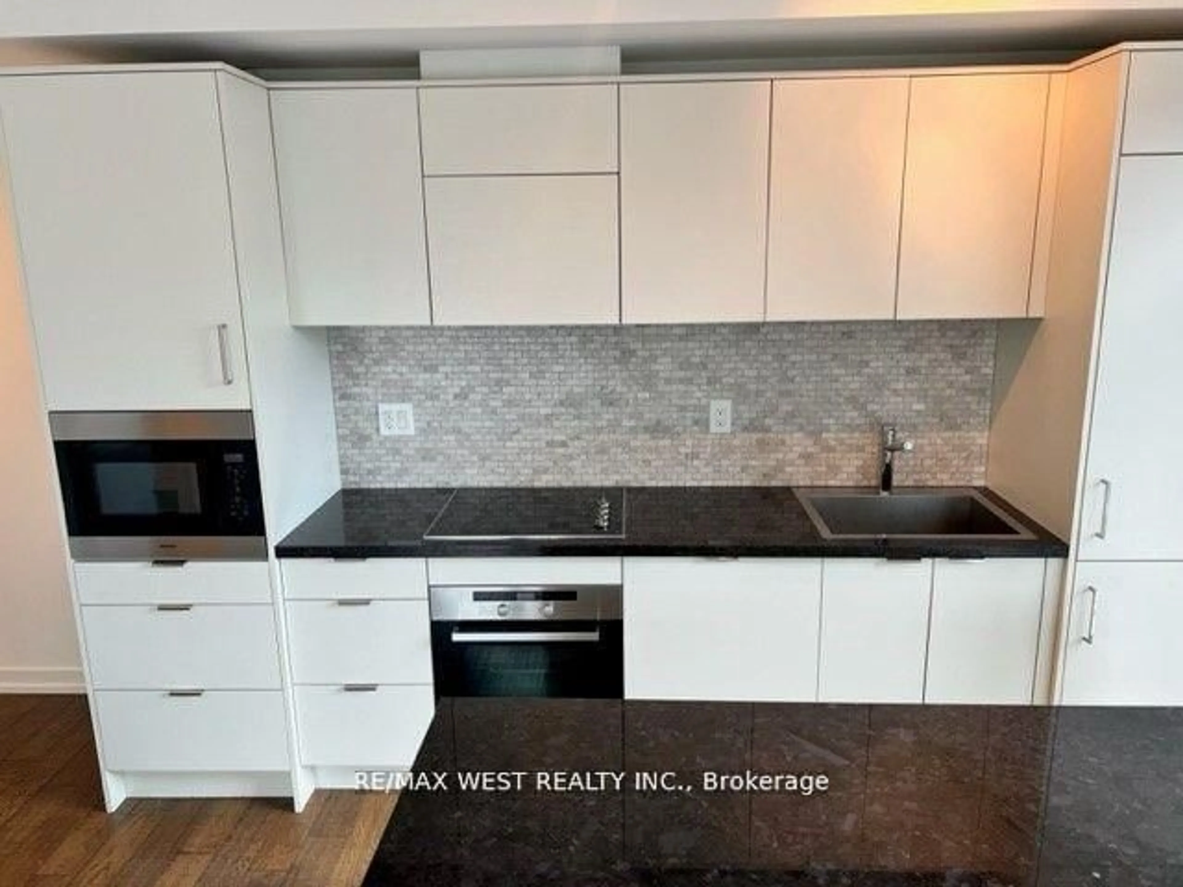 Unknown for 21 Widmer St #1209, Toronto Ontario M5V 2E8