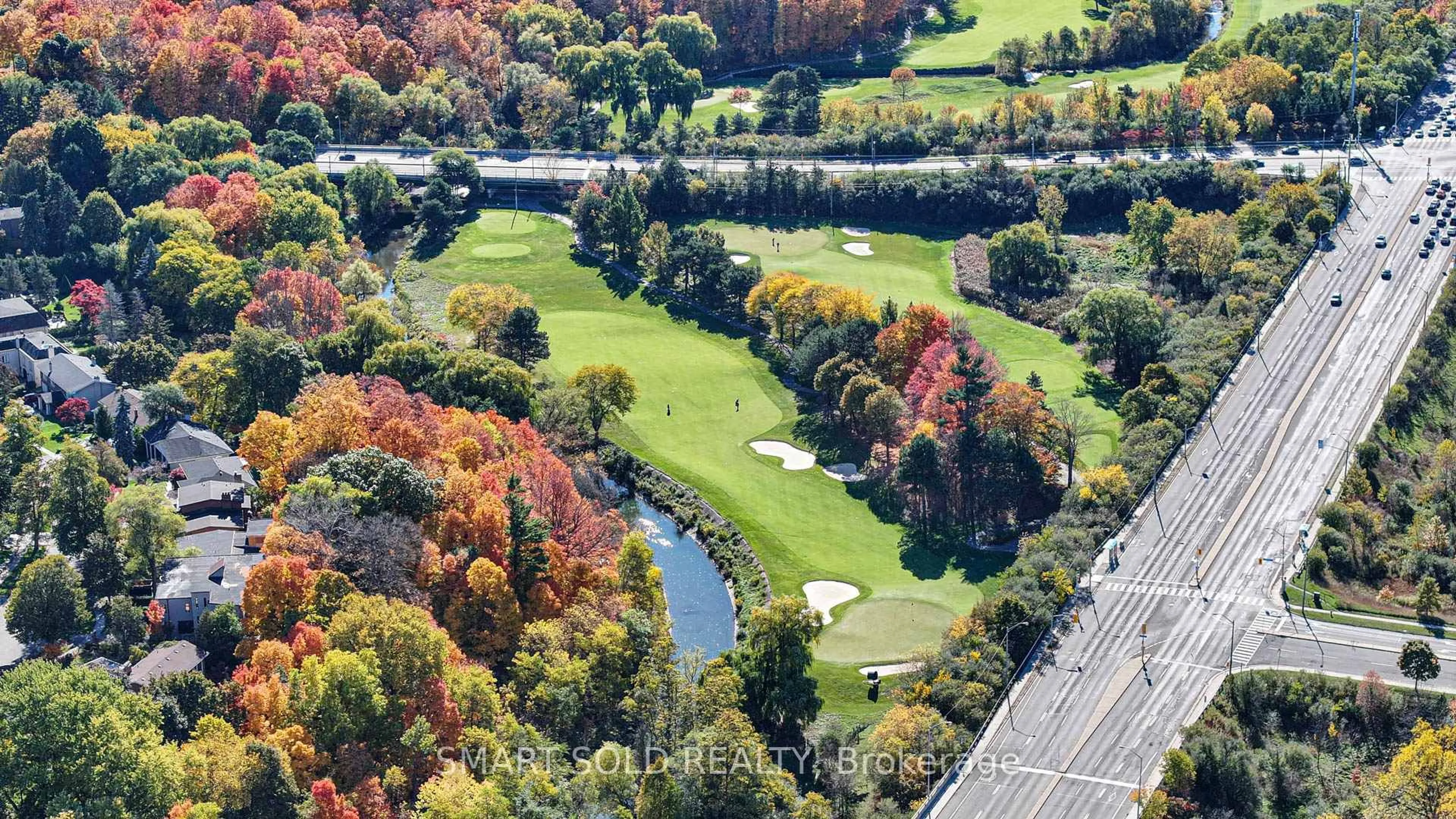 A pic from outside/outdoor area/front of a property/back of a property/a pic from drone, unknown for 18 Graydon Hall Dr #1904, Toronto Ontario M3A 0A4