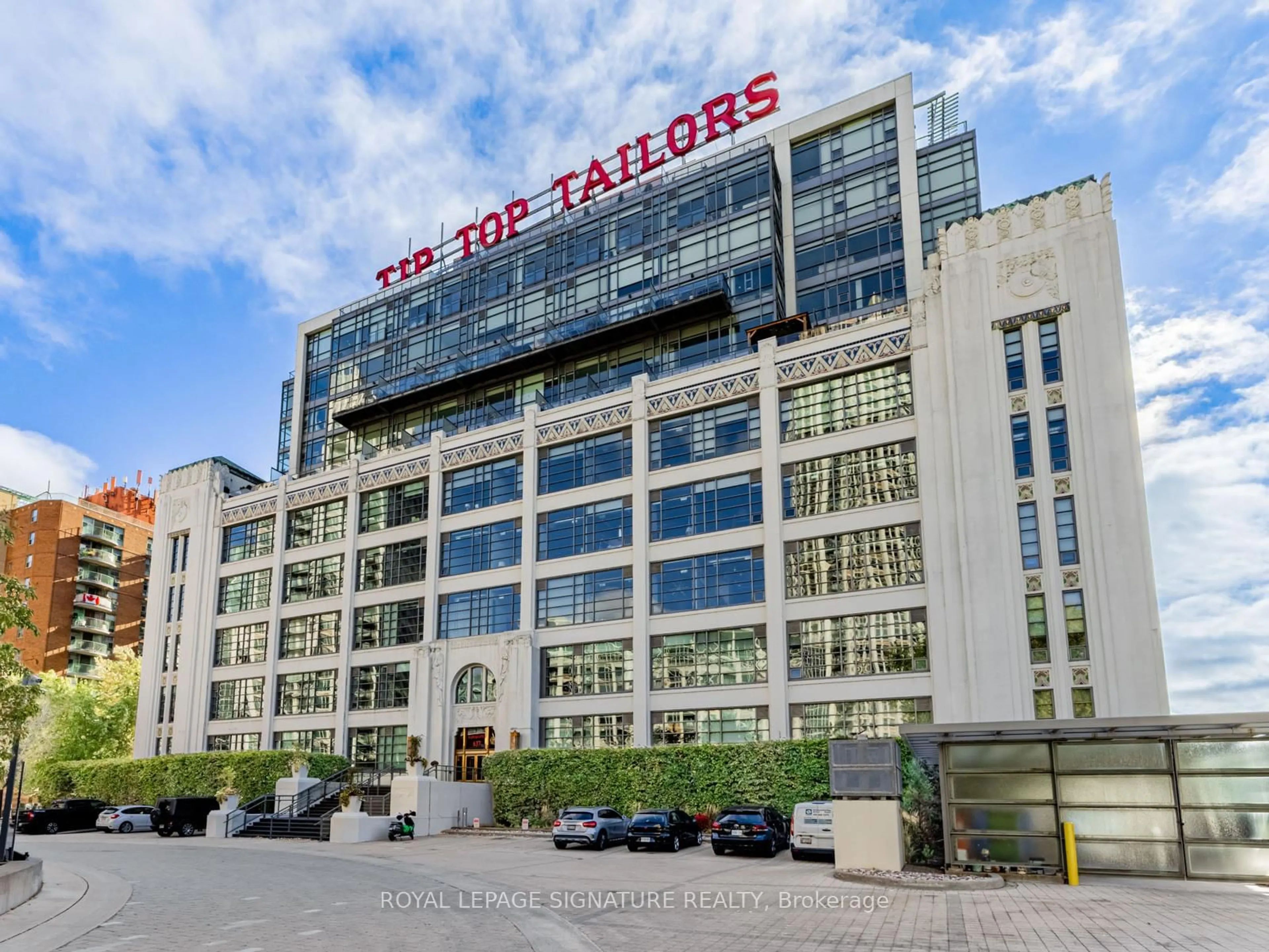 Indoor foyer for 637 Lake Shore Blvd #223, Toronto Ontario M5V 3J6