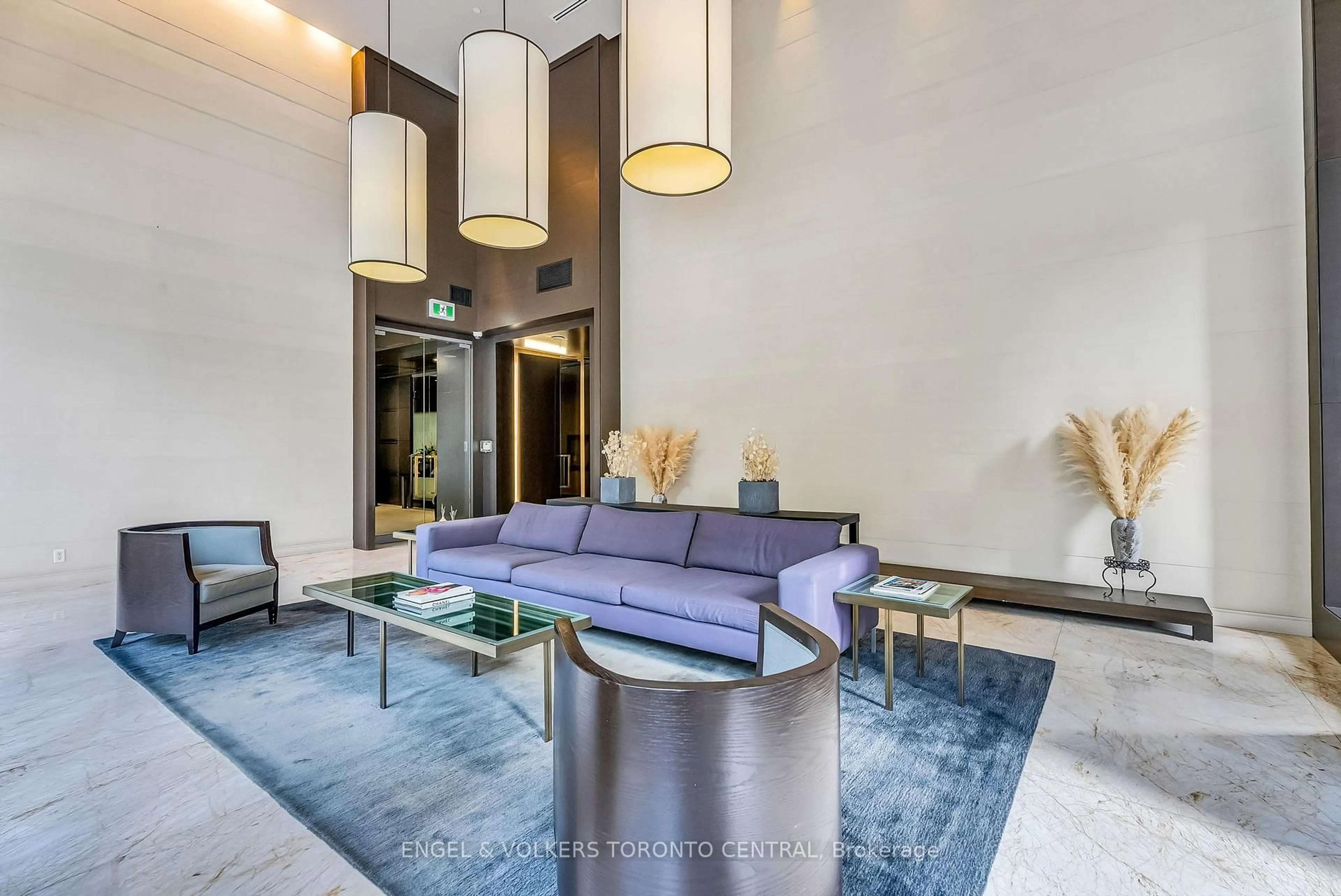 Lobby for 18 Yorkville Ave #306, Toronto Ontario M4W 3Y8