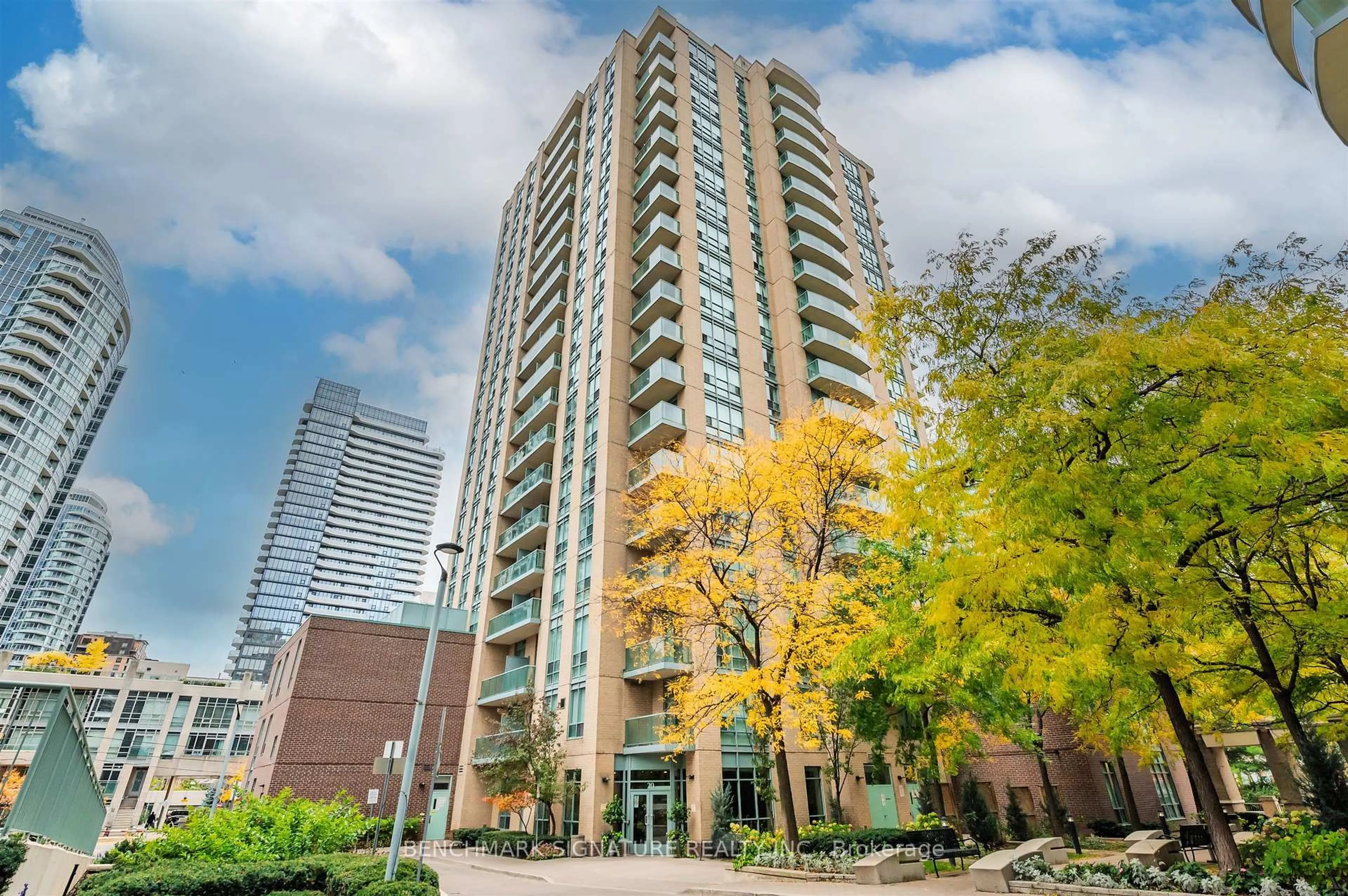 Patio, unknown for 20 Olive Ave #201, Toronto Ontario M2N 7G5