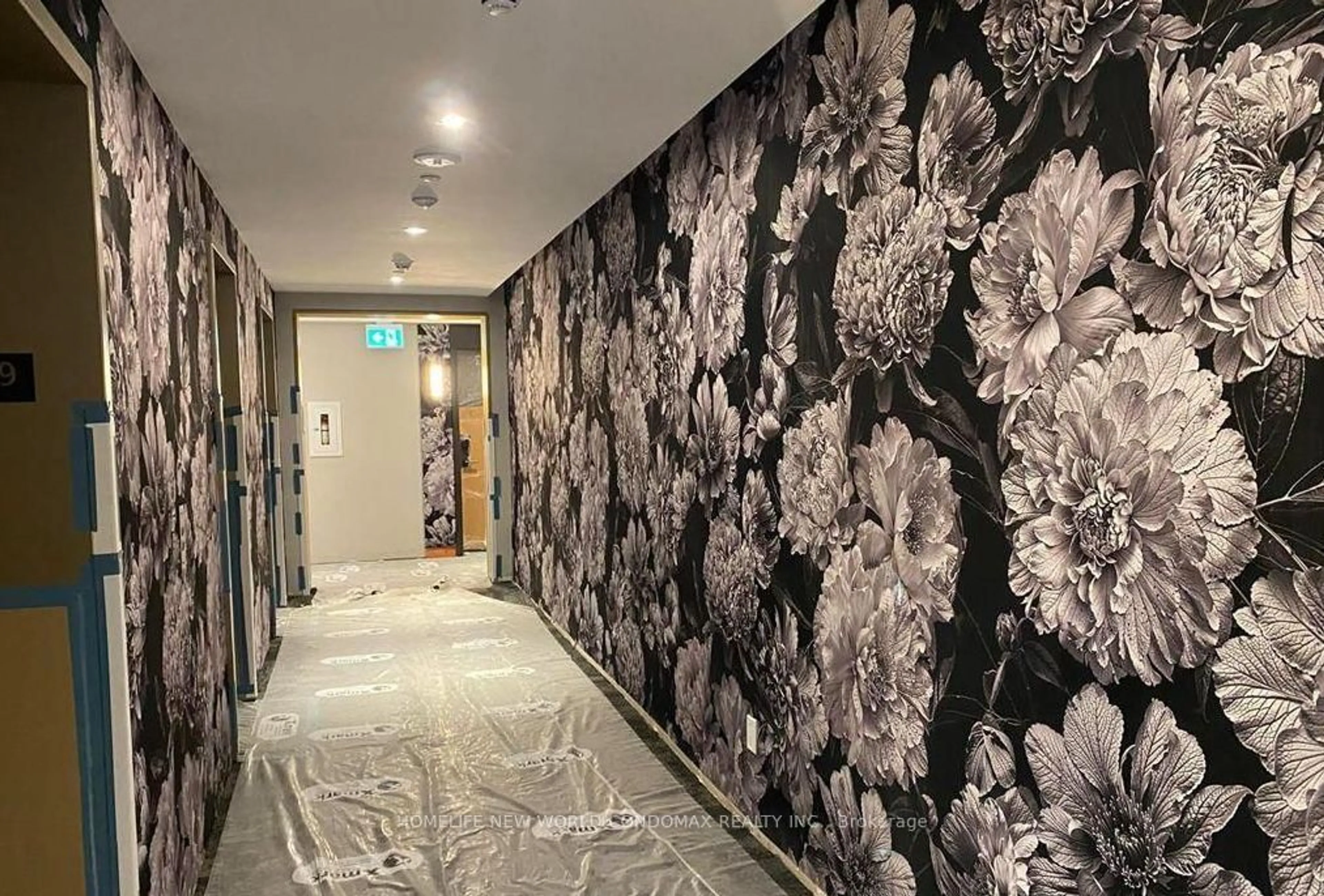 Indoor foyer for 771 Yonge St #911, Toronto Ontario M4W 0B8