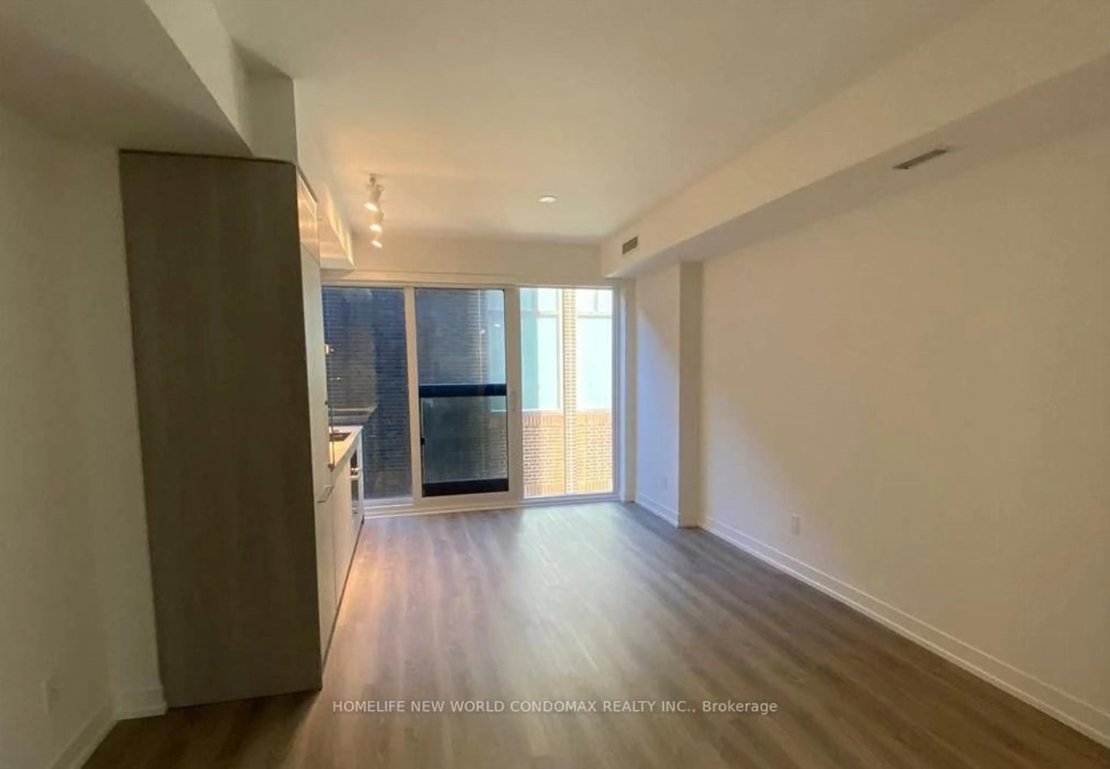 A pic of a room for 771 Yonge St #911, Toronto Ontario M4W 0B8