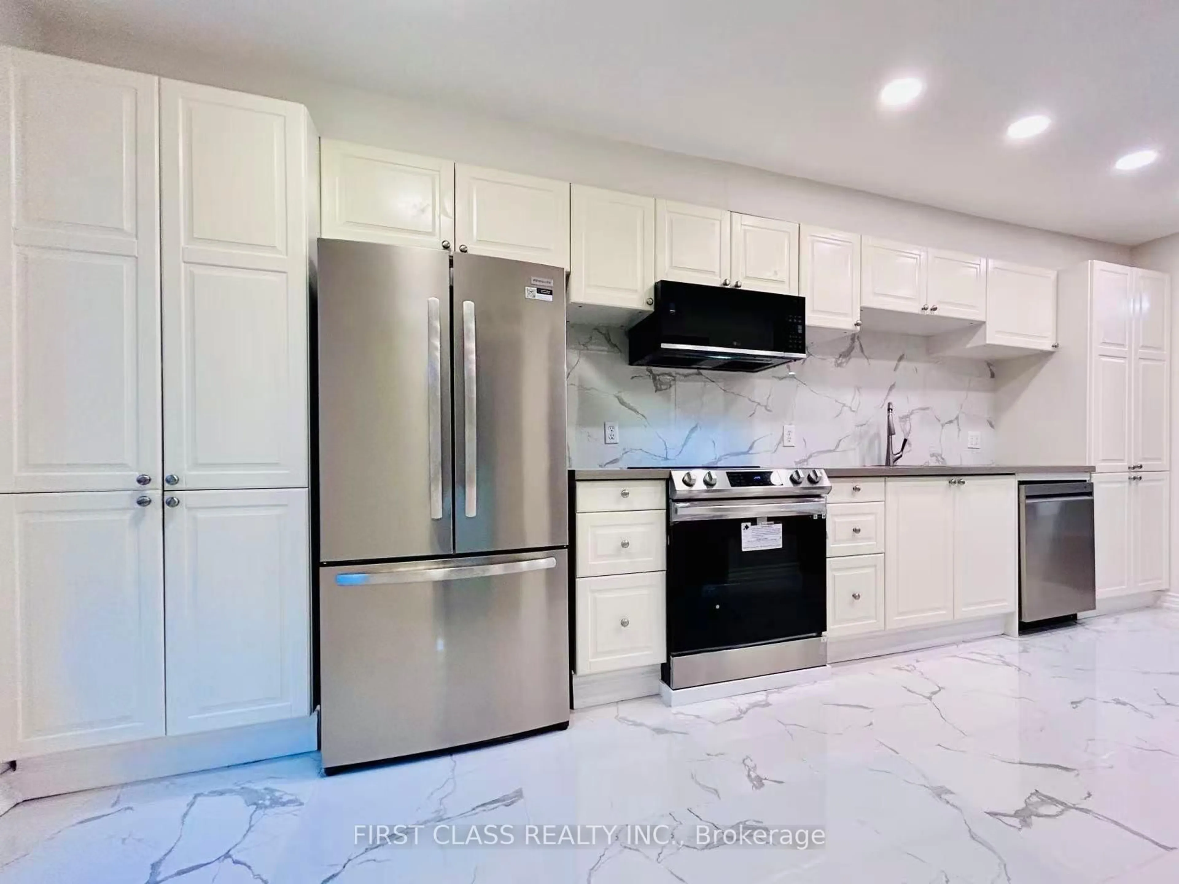 Contemporary kitchen, ceramic/tile floor for 32 Scenic Mill Way, Toronto Ontario M2L 1S5