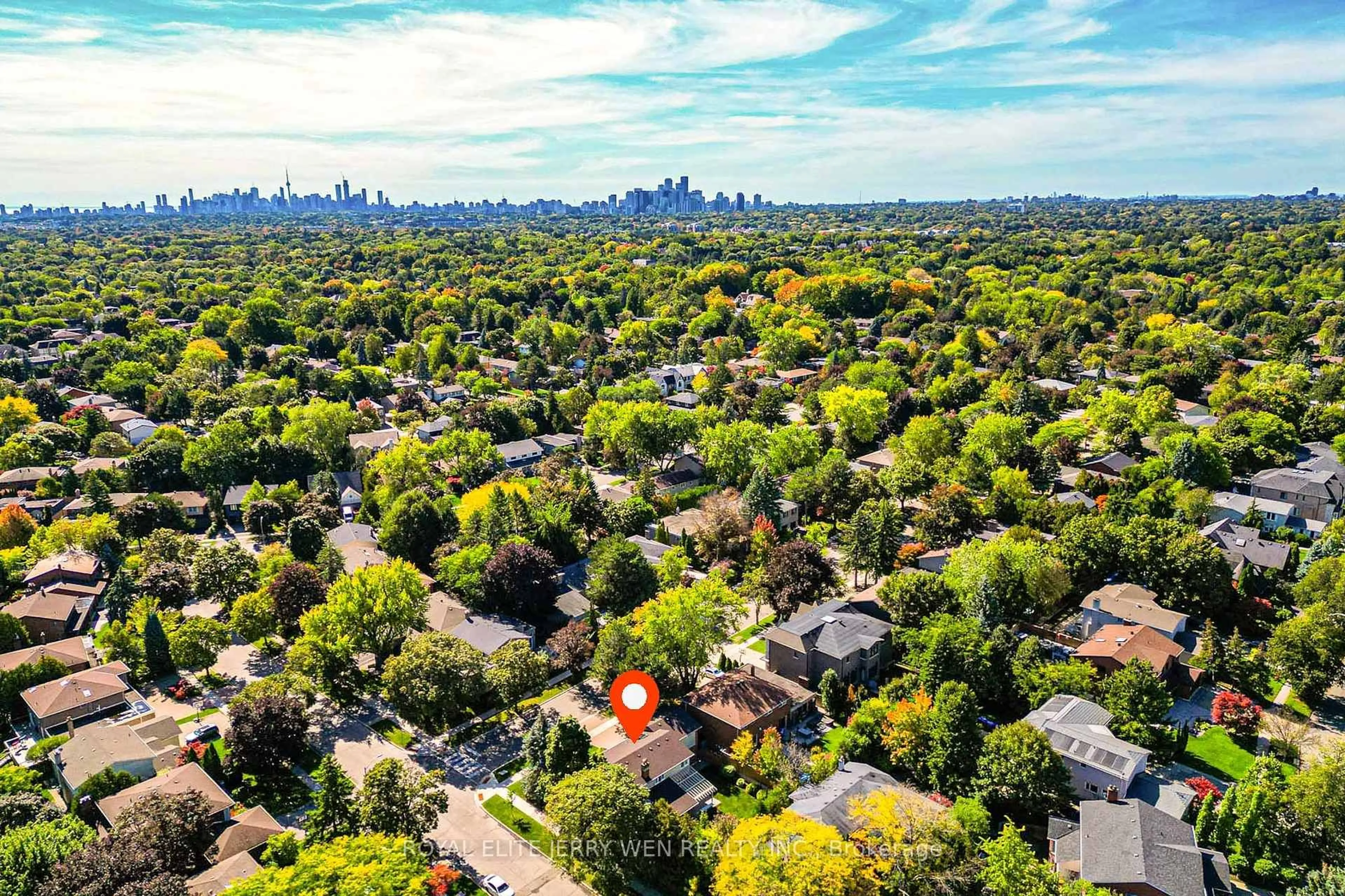 A pic from outside/outdoor area/front of a property/back of a property/a pic from drone, city buildings view from balcony for 36 Cheval Dr, Toronto Ontario M3B 1R6
