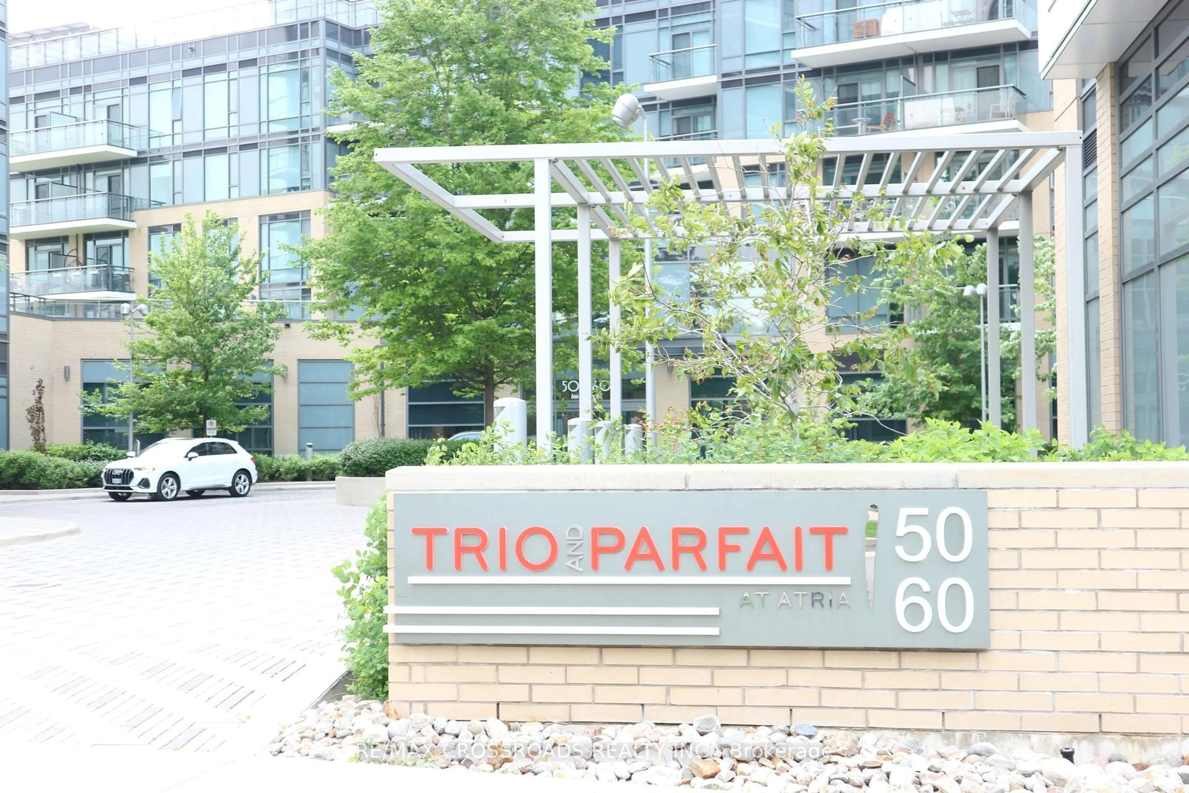 Patio, street for 60 Ann O'Reilly Rd #867, Toronto Ontario M2J 0C8