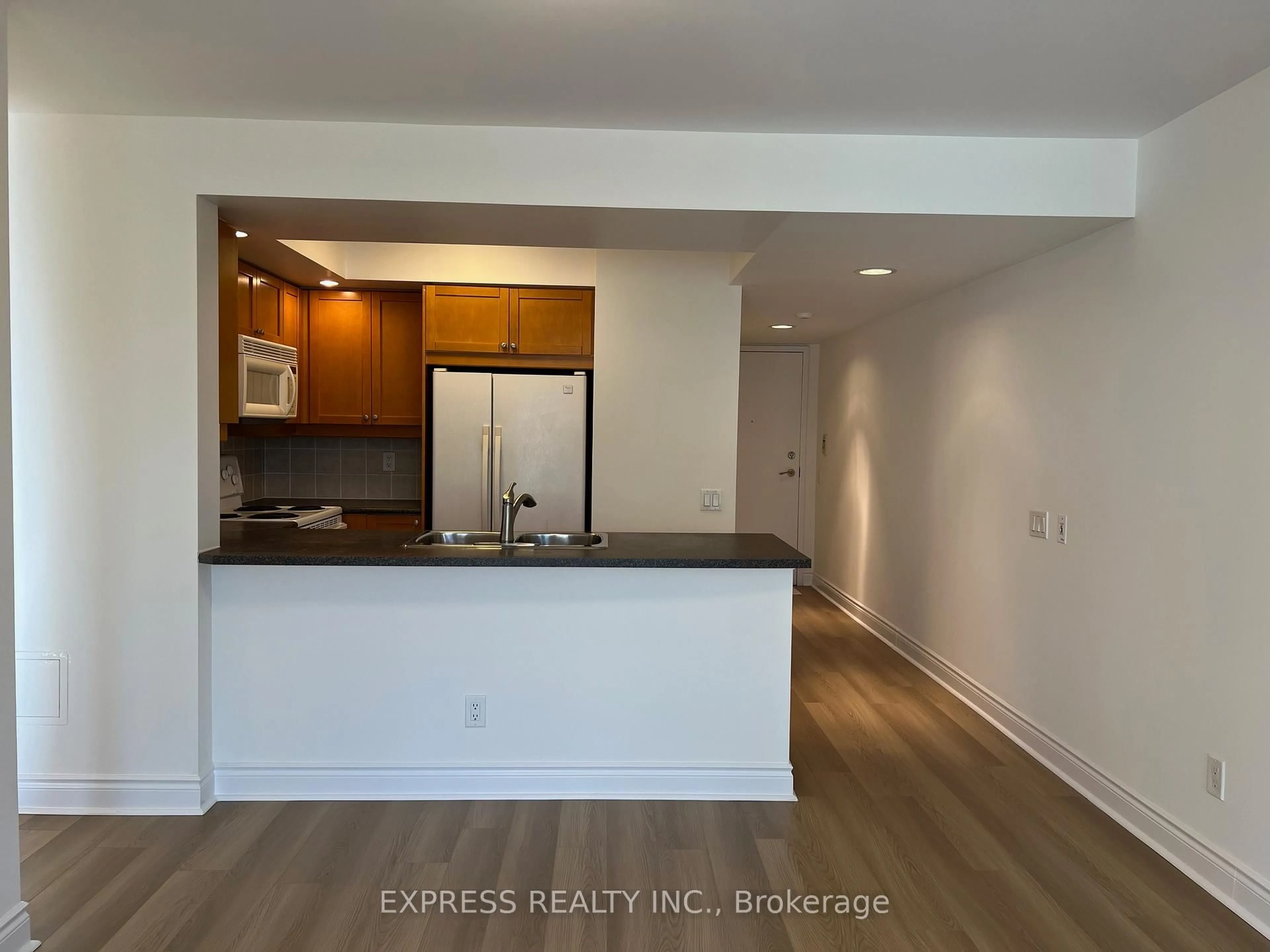 Open concept kitchen, unknown for 15 NorthTown Way #1024, Toronto Ontario M3N 7A2