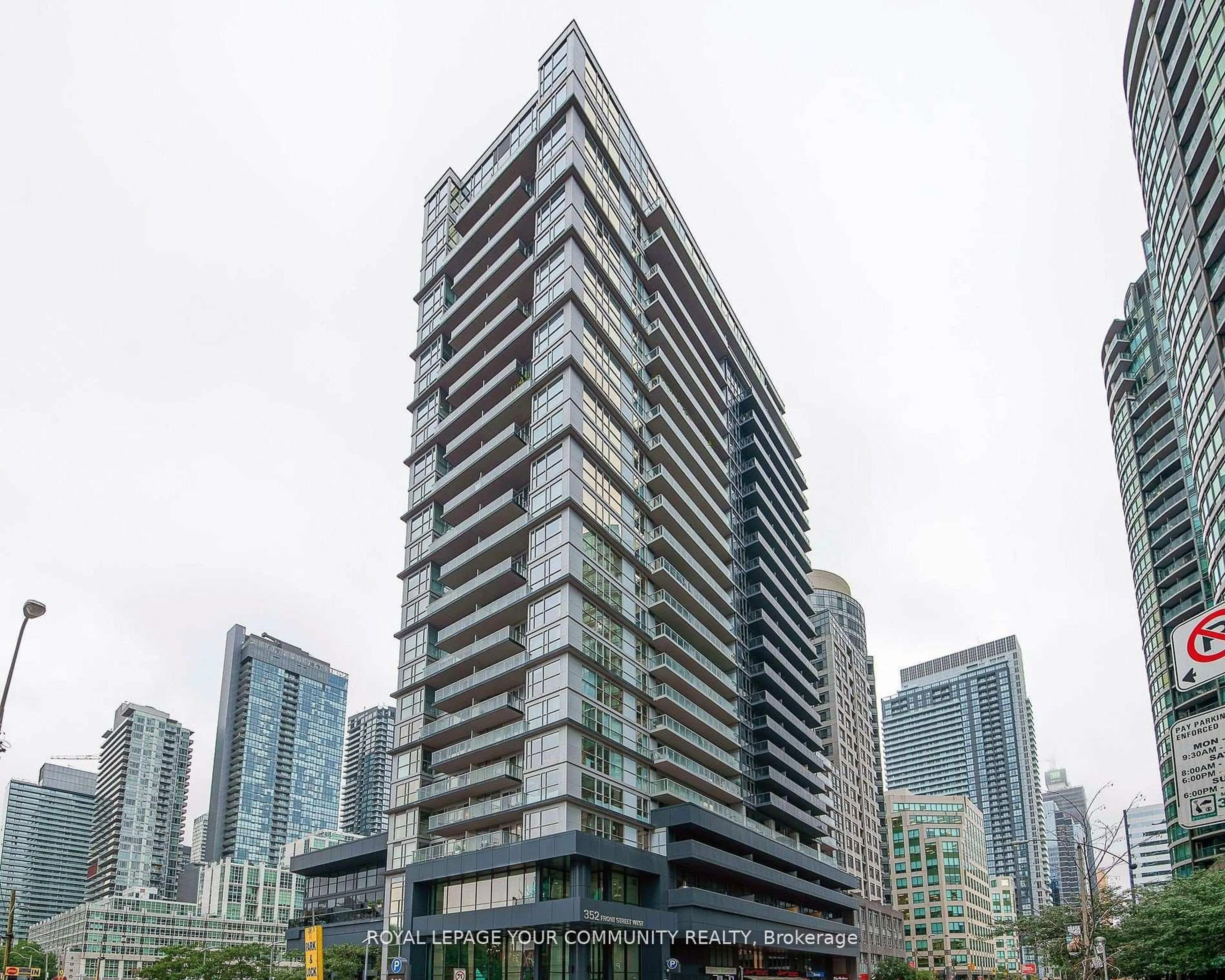 Indoor foyer for 352 Front St #421, Toronto Ontario M5V 0K3