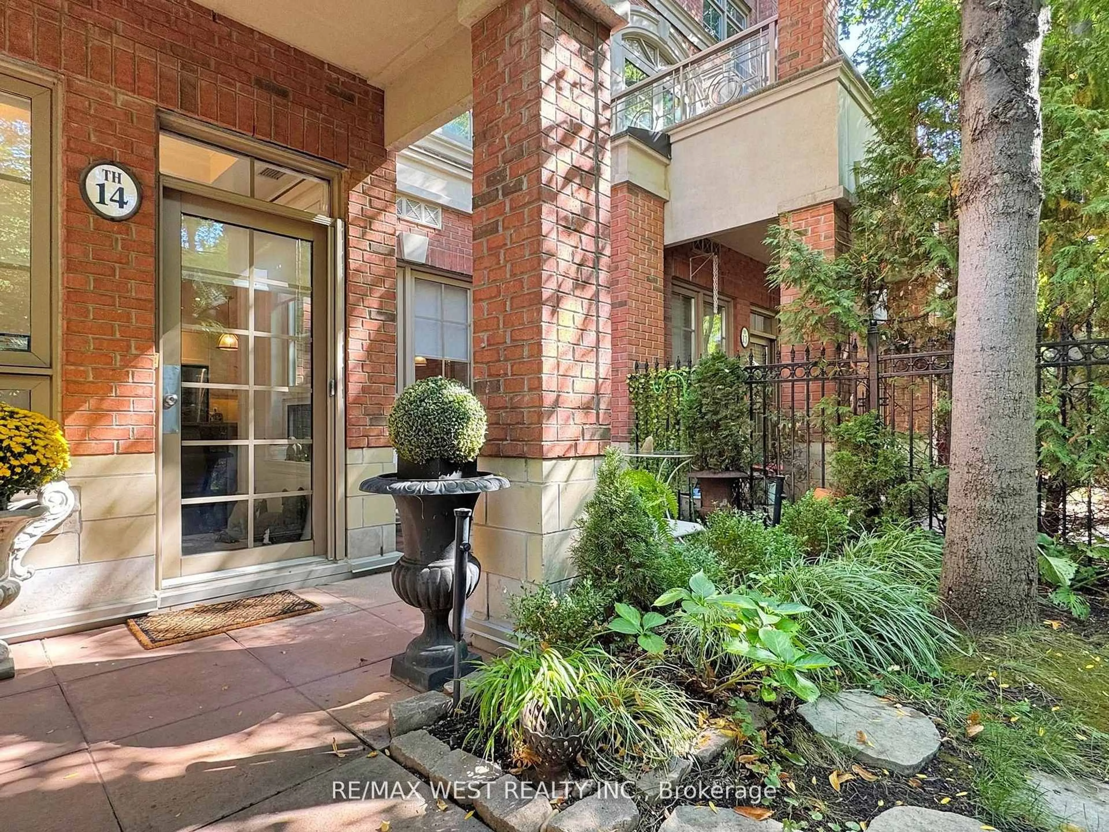 Unknown for 20 Burkebrook Pl #Th 14, Toronto Ontario M4G 0A1