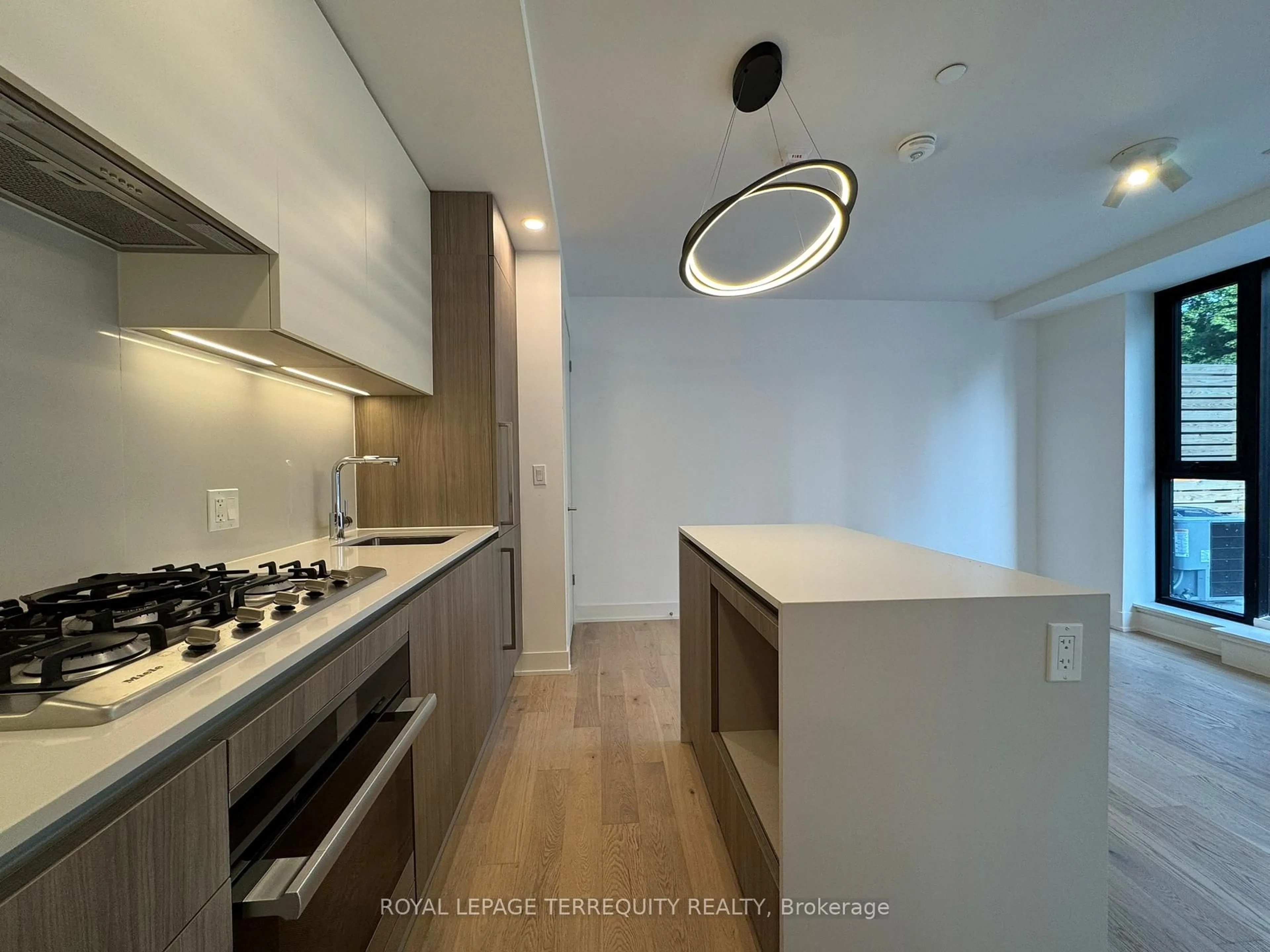 Unknown for 200 Keewatin Ave #103, Toronto Ontario M4P 1Z8