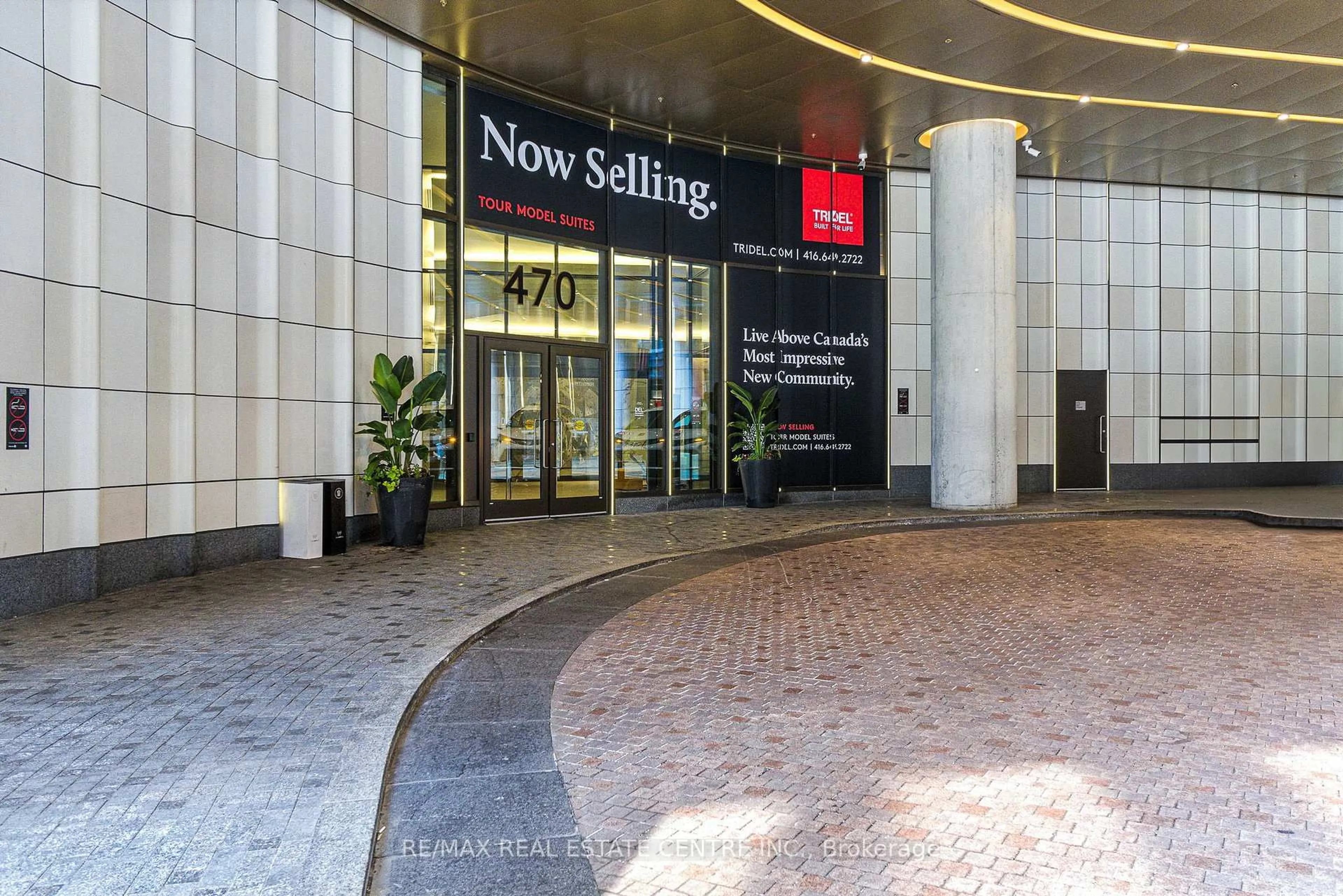 Indoor foyer for 470 Front St #2013, Toronto Ontario M5V 0V6
