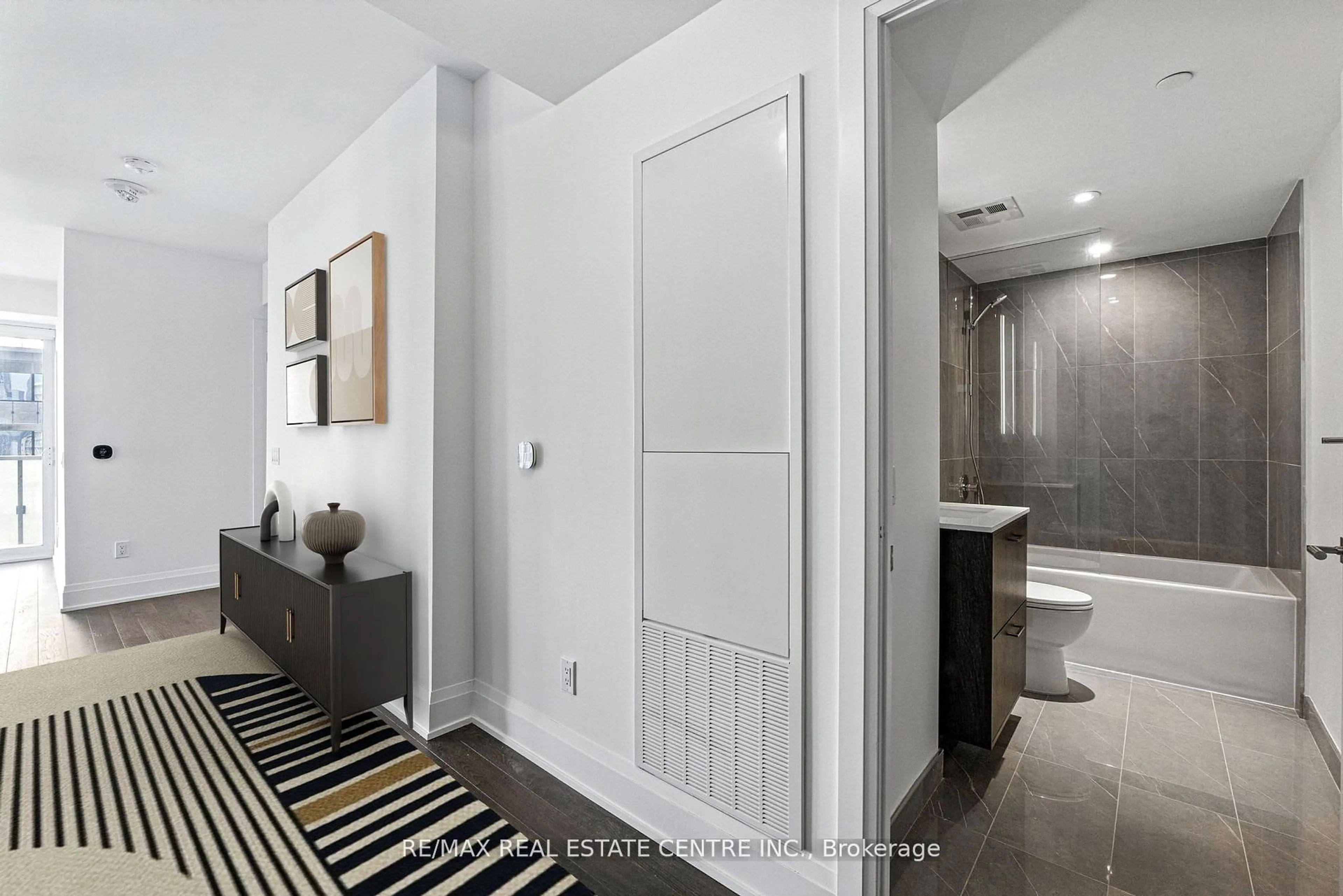 Unknown for 470 Front St #2013, Toronto Ontario M5V 0V6