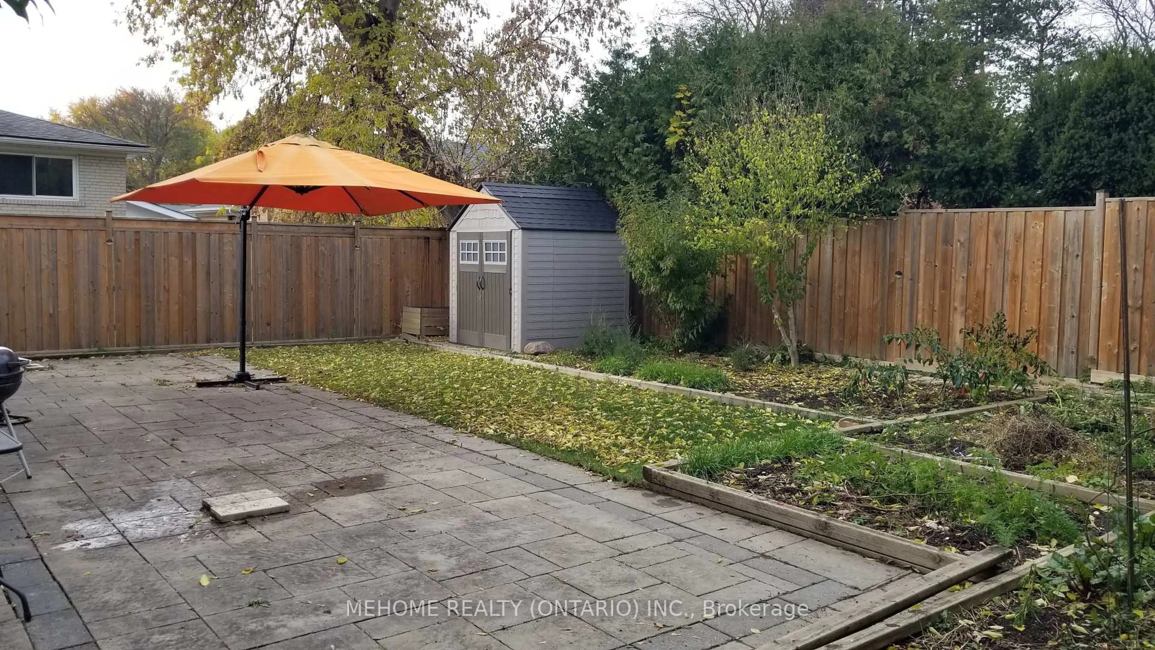 A pic from outside/outdoor area/front of a property/back of a property/a pic from drone, street for 55 Adamede Cres, Toronto Ontario M2H 1B6