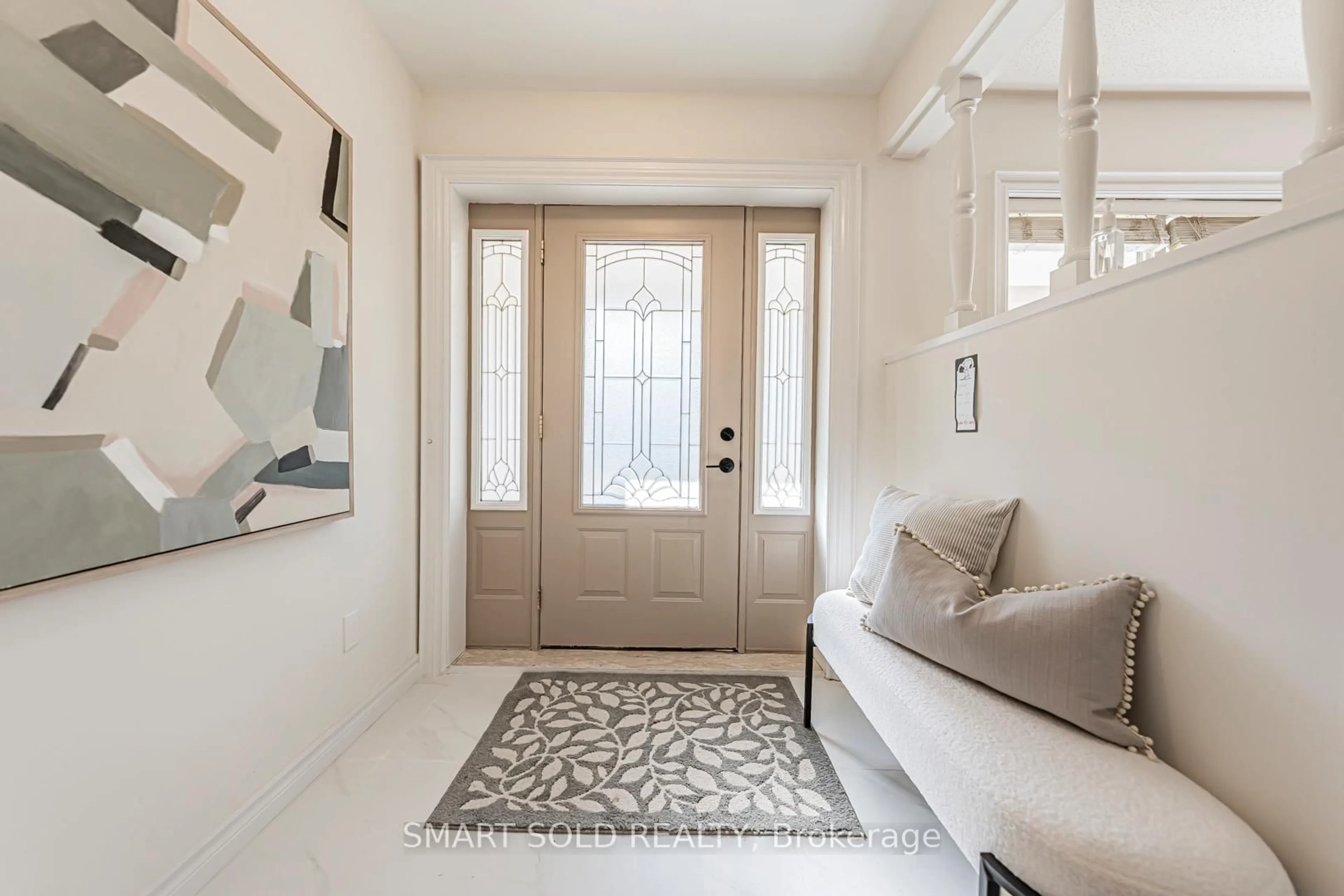 Indoor entryway for 42 Davean Dr, Toronto Ontario M2L 2R7