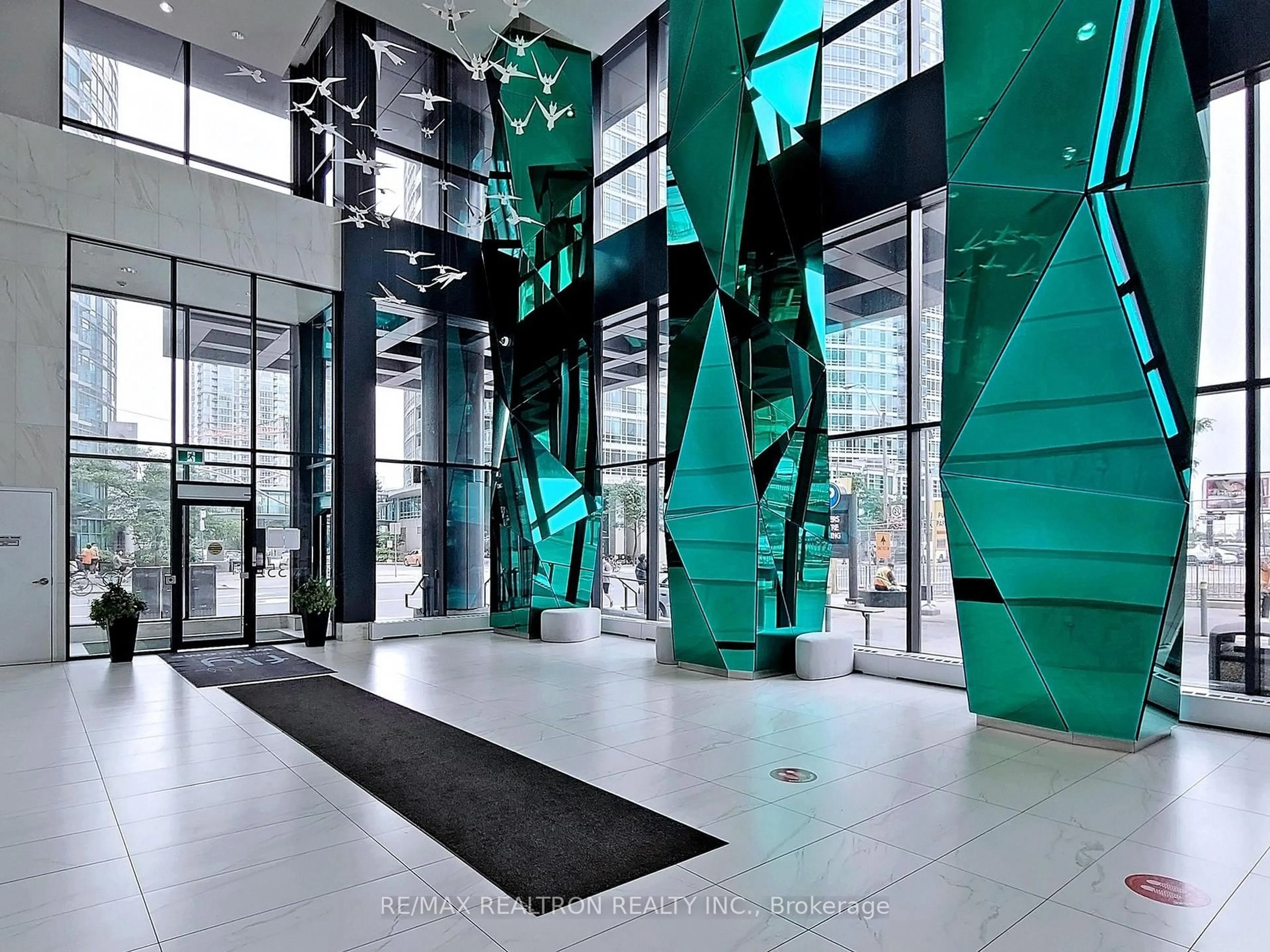 Indoor foyer for 352 Front St #2003, Toronto Ontario M5V 1B5