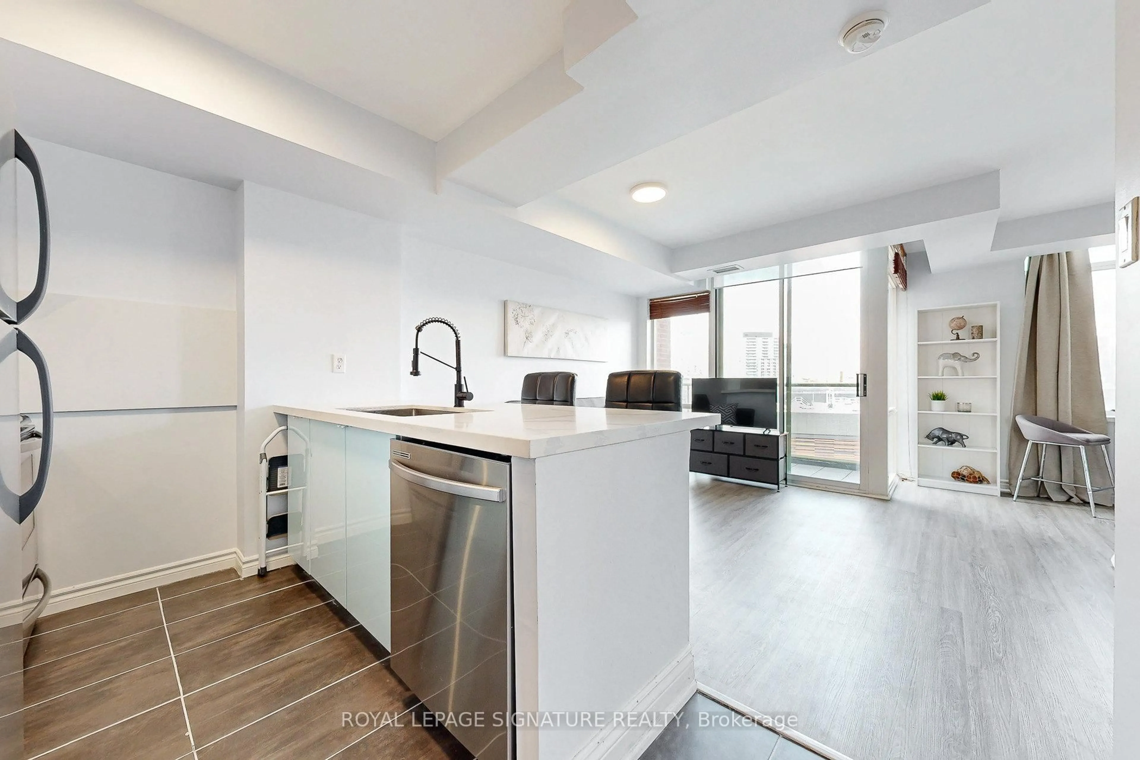 Open concept kitchen, unknown for 39 Parliament St #1205, Toronto Ontario M5A 4R2