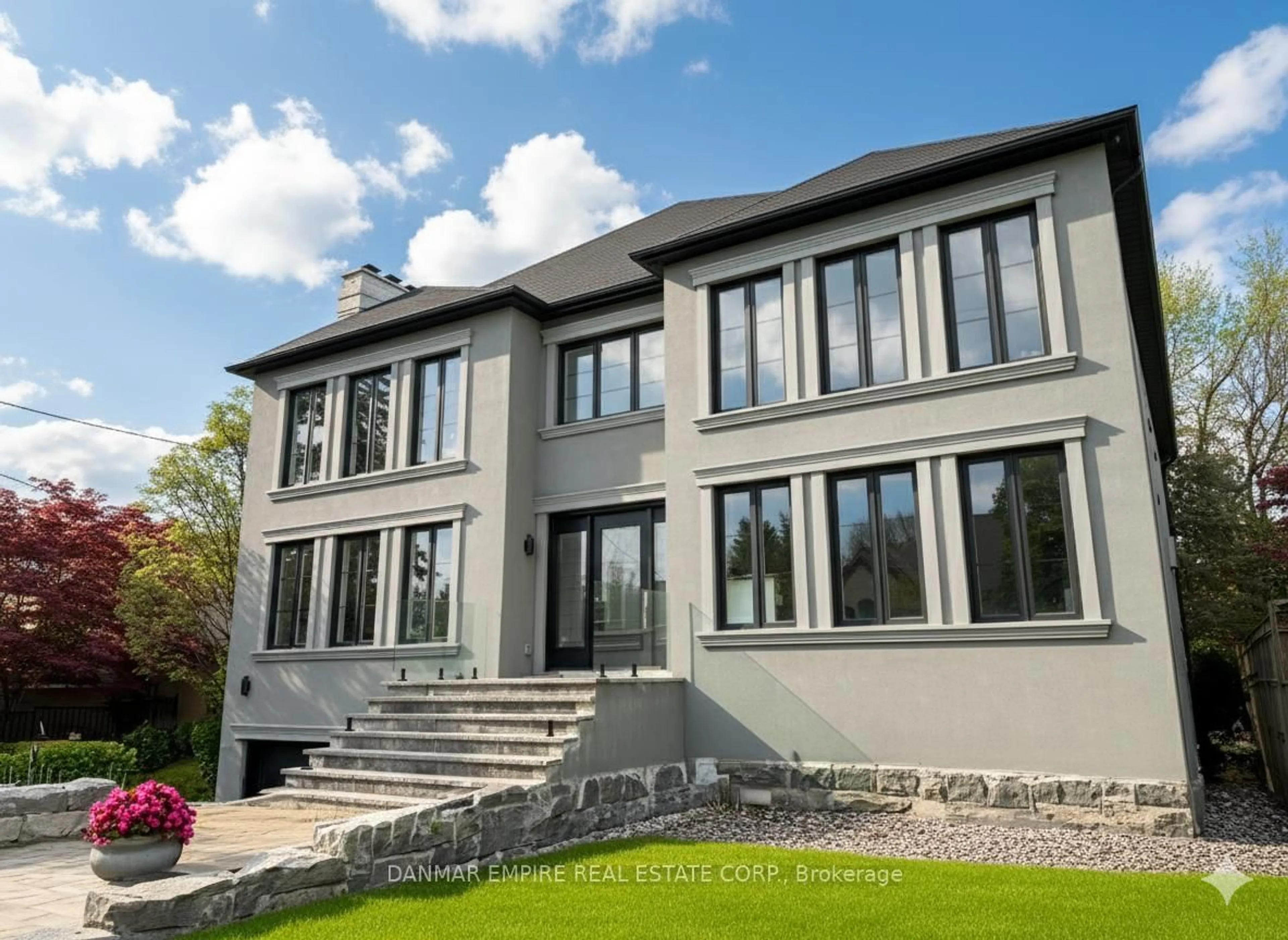 Home with vinyl exterior material, building for 71 Gordon Rd, Toronto Ontario M2P 1E3