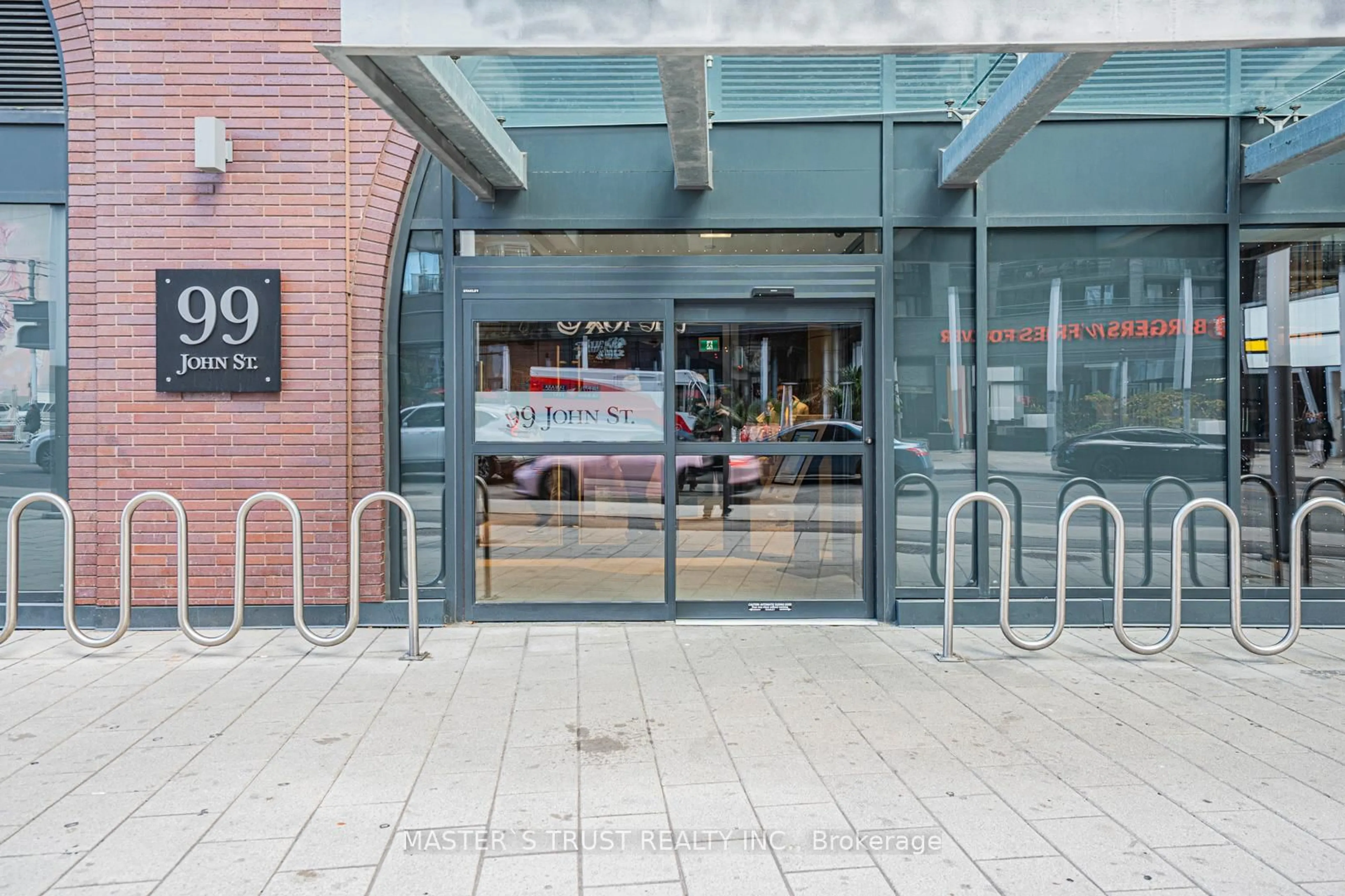 Indoor foyer for 99 John St #3004, Toronto Ontario M5V 0S6