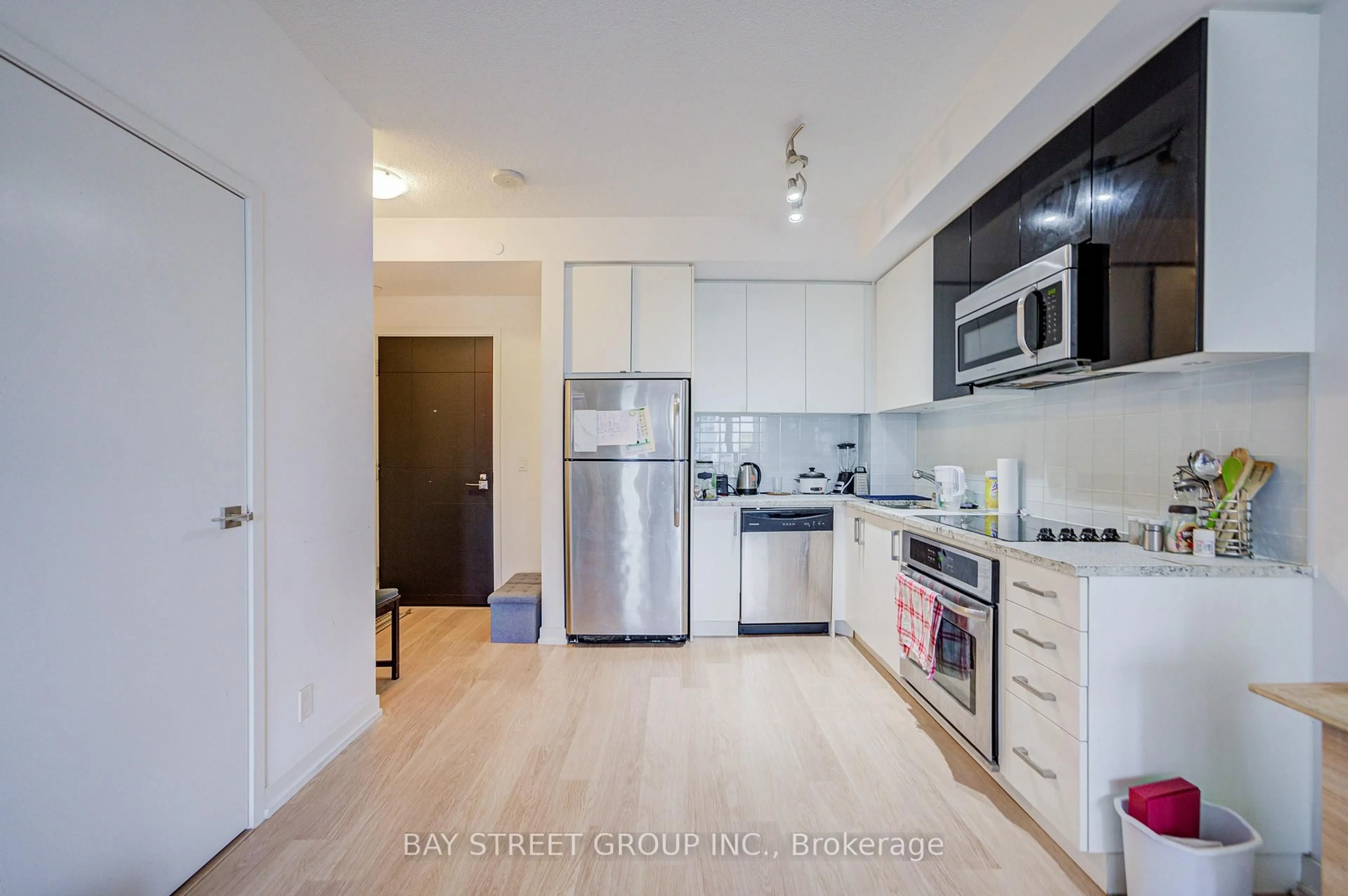 Unknown for 98 Lillian St #918, Toronto Ontario M4S 0A5