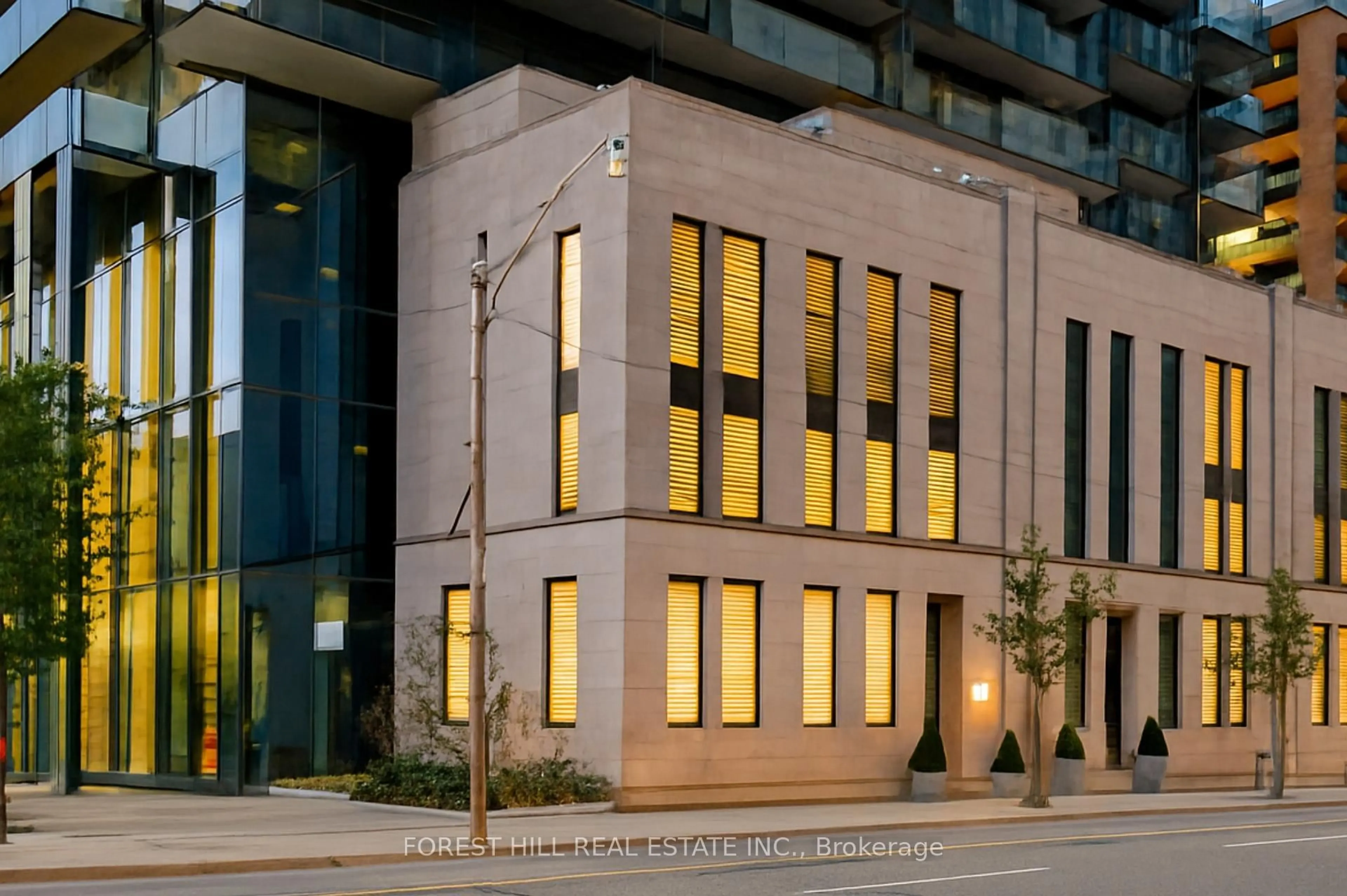 Indoor foyer for 1074 Bay St, Toronto Ontario M5S 0A3