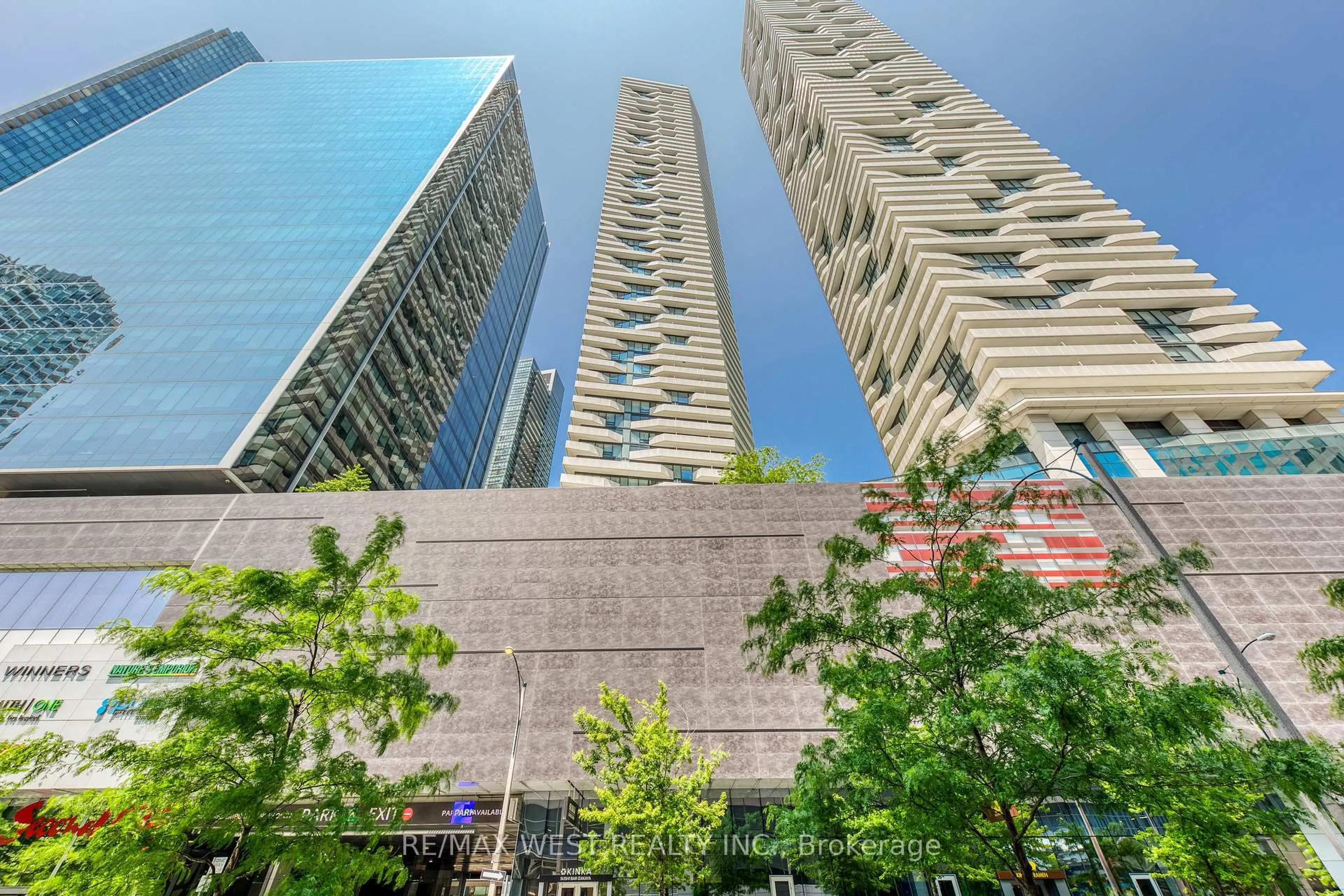 Unknown for 100 Harbour St #2004, Toronto Ontario M5J 0B5