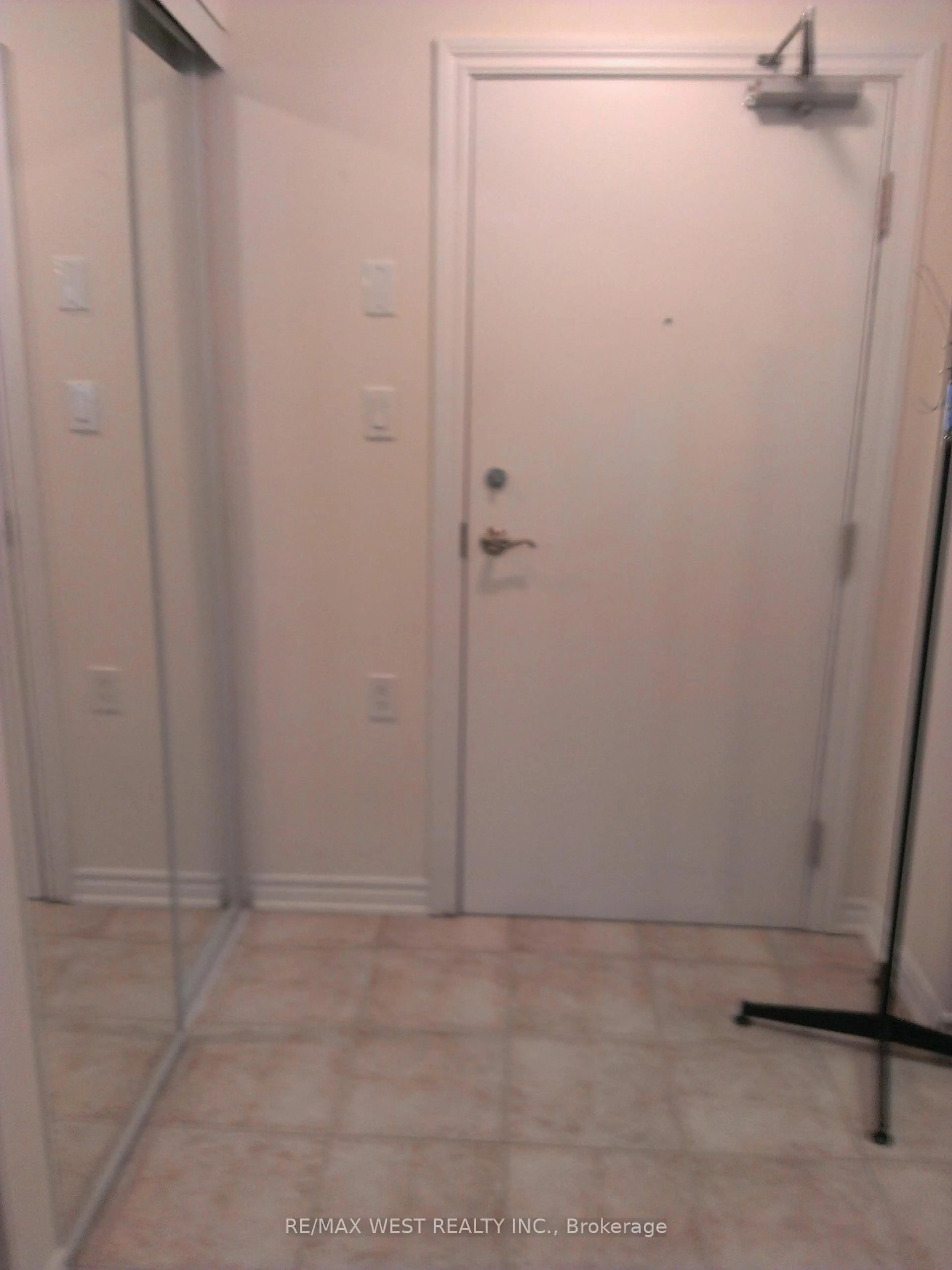 Unknown for 872 Sheppard Ave #316, Toronto Ontario M3H 2T5