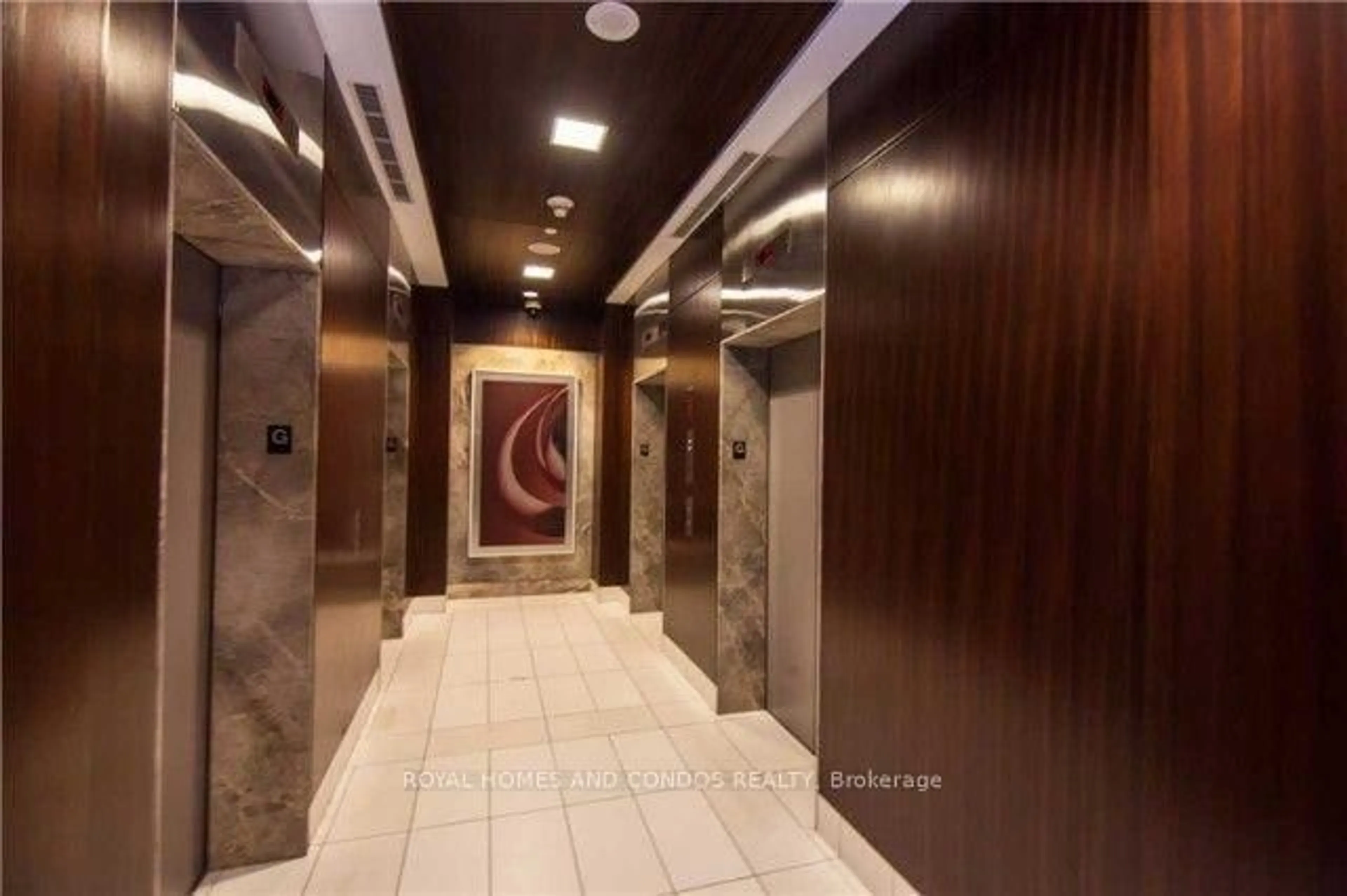 Indoor foyer for 120 Homewood Ave #610, Toronto Ontario M4Y 1J4