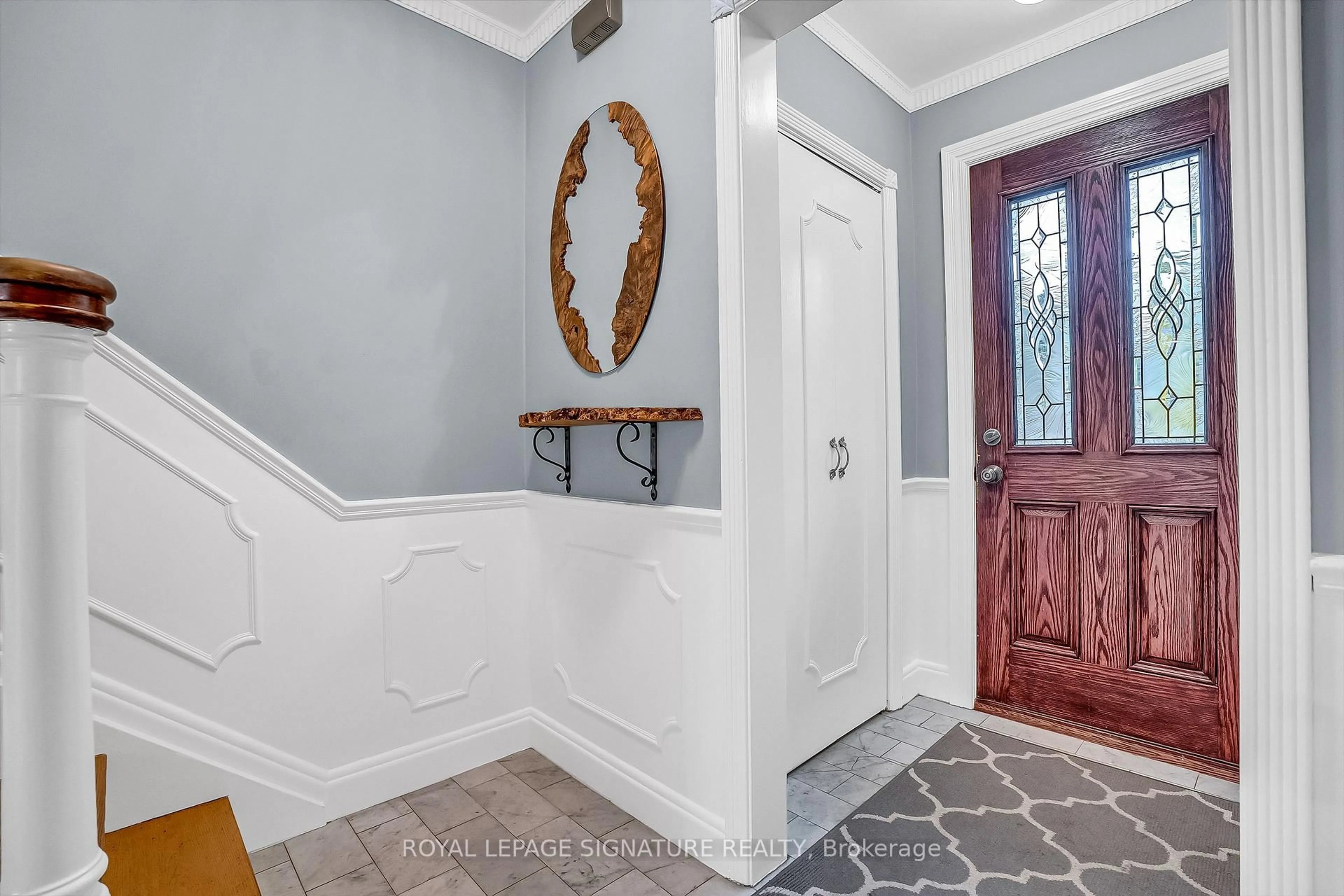 Indoor entryway for 6 Armour Blvd, Toronto Ontario M5M 3C1