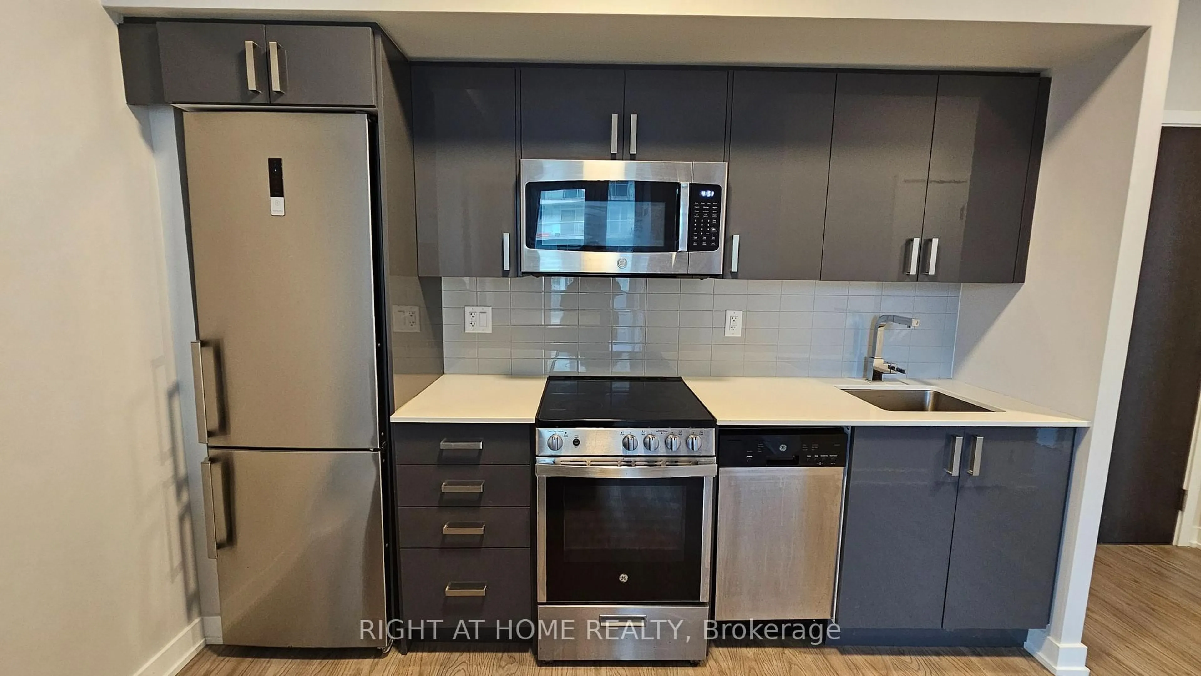 Standard kitchen, unknown for 38 Monte Kwinter Crt #728, Toronto Ontario M3H 0E2
