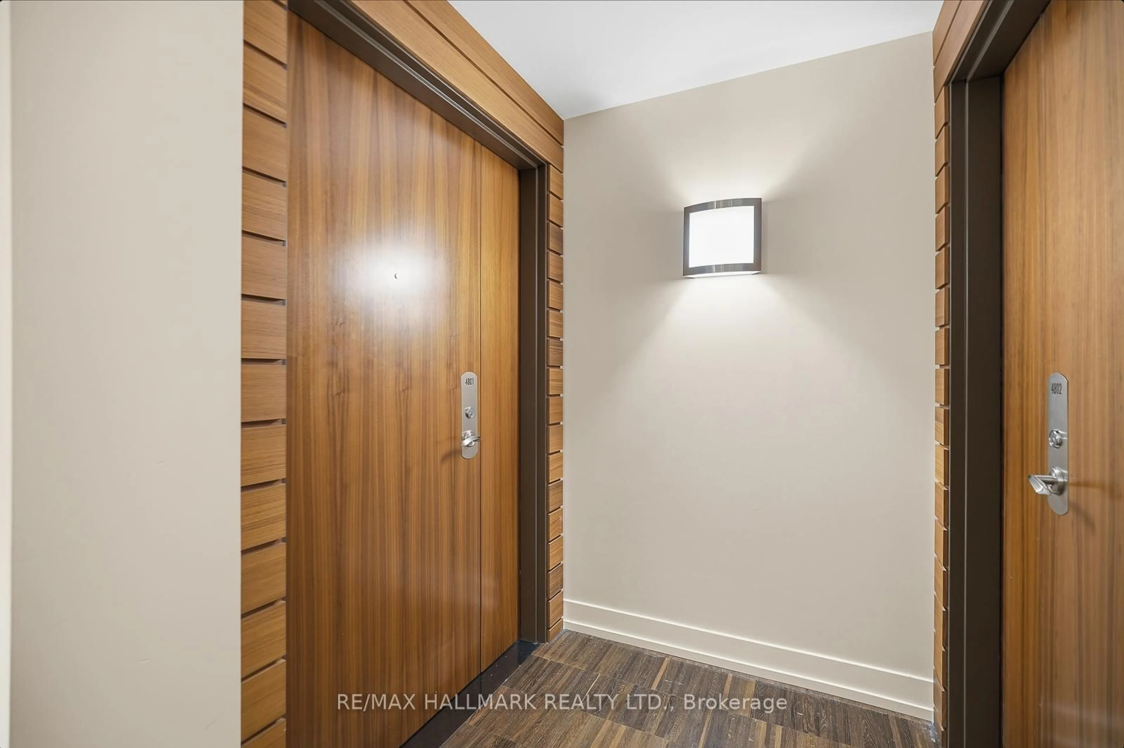 Indoor entryway for 2191 Yonge St #4801, Toronto Ontario M4S 3H8