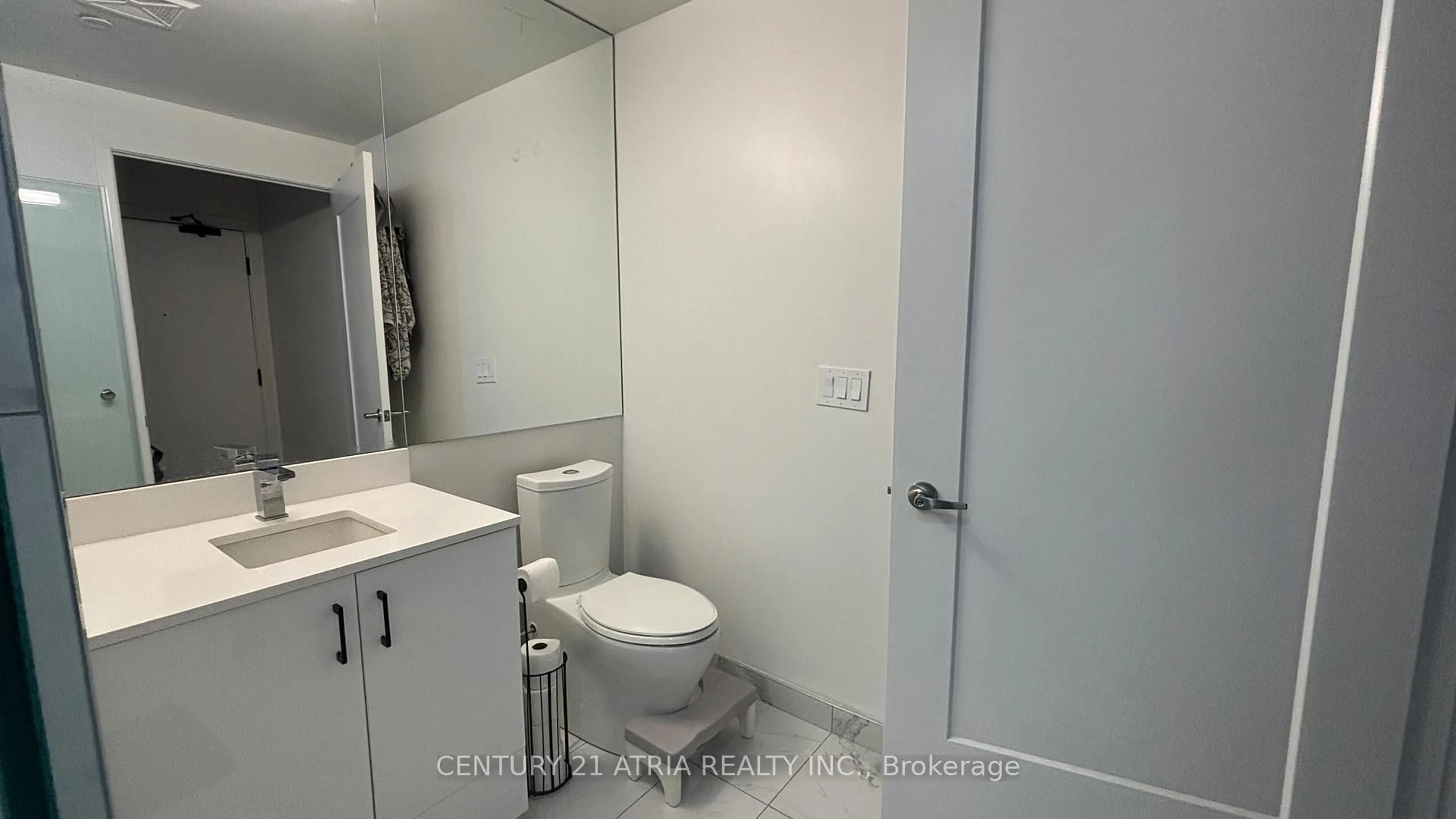 Standard bathroom, unknown for 135 Lower Sherbourne St #420, Toronto Ontario M5A 1Y4