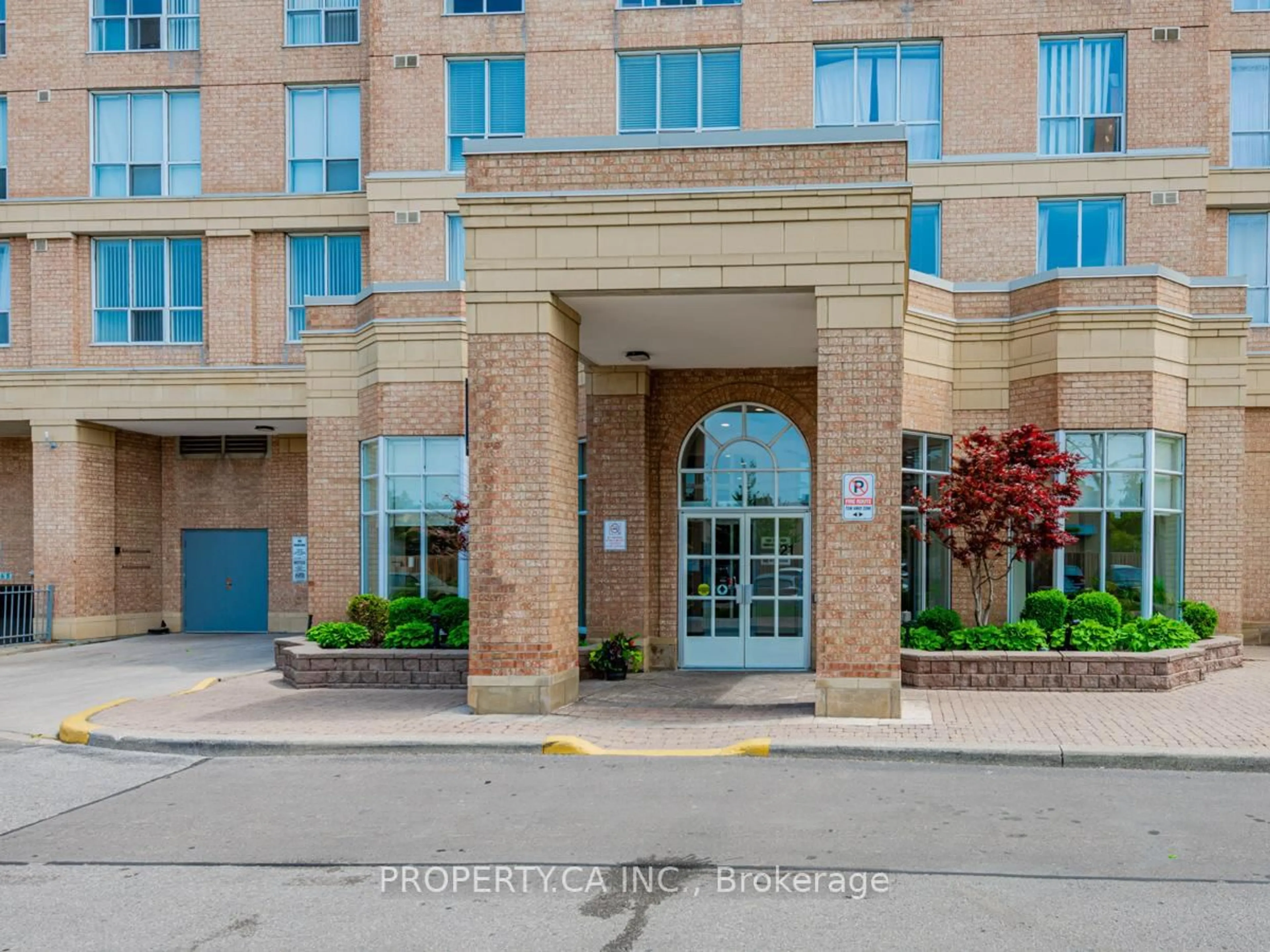 Indoor foyer for 21 Overlea Blvd #1006, Toronto Ontario M4H 1P2