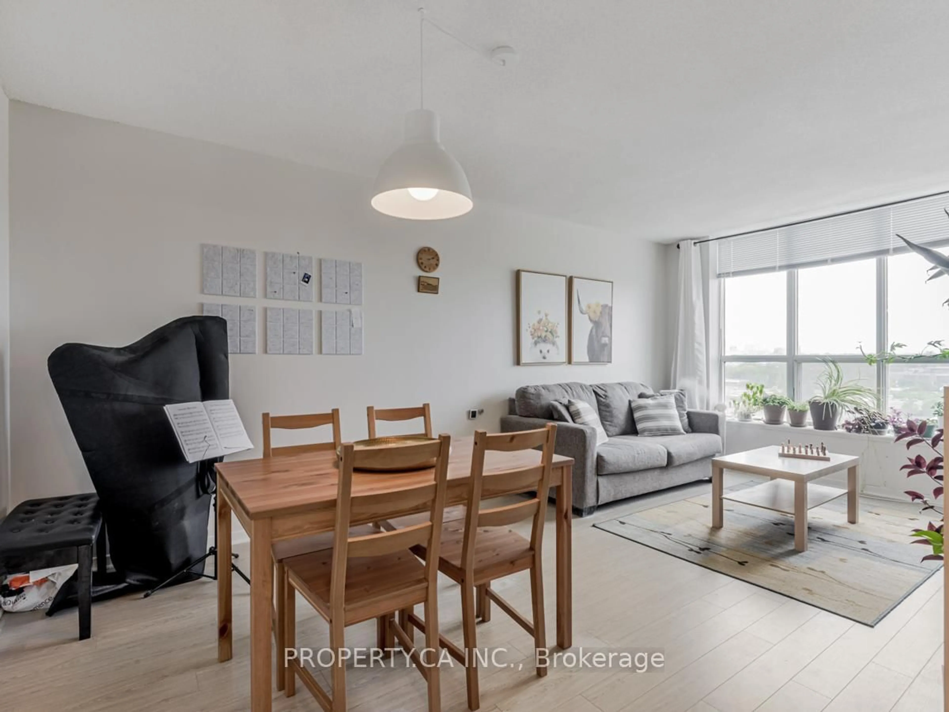 Living room with furniture, unknown for 21 Overlea Blvd #1006, Toronto Ontario M4H 1P2