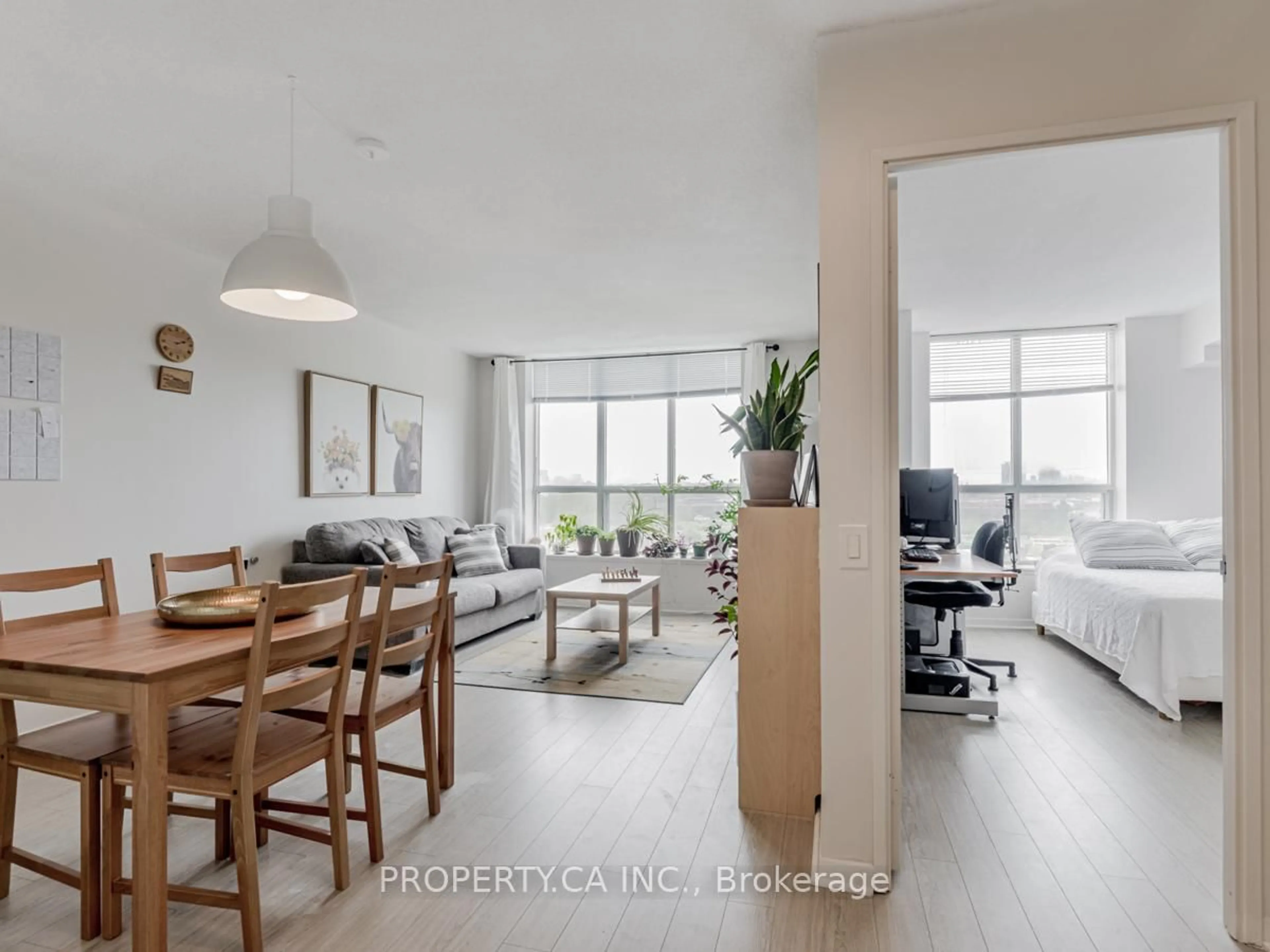 Living room with furniture, unknown for 21 Overlea Blvd #1006, Toronto Ontario M4H 1P2