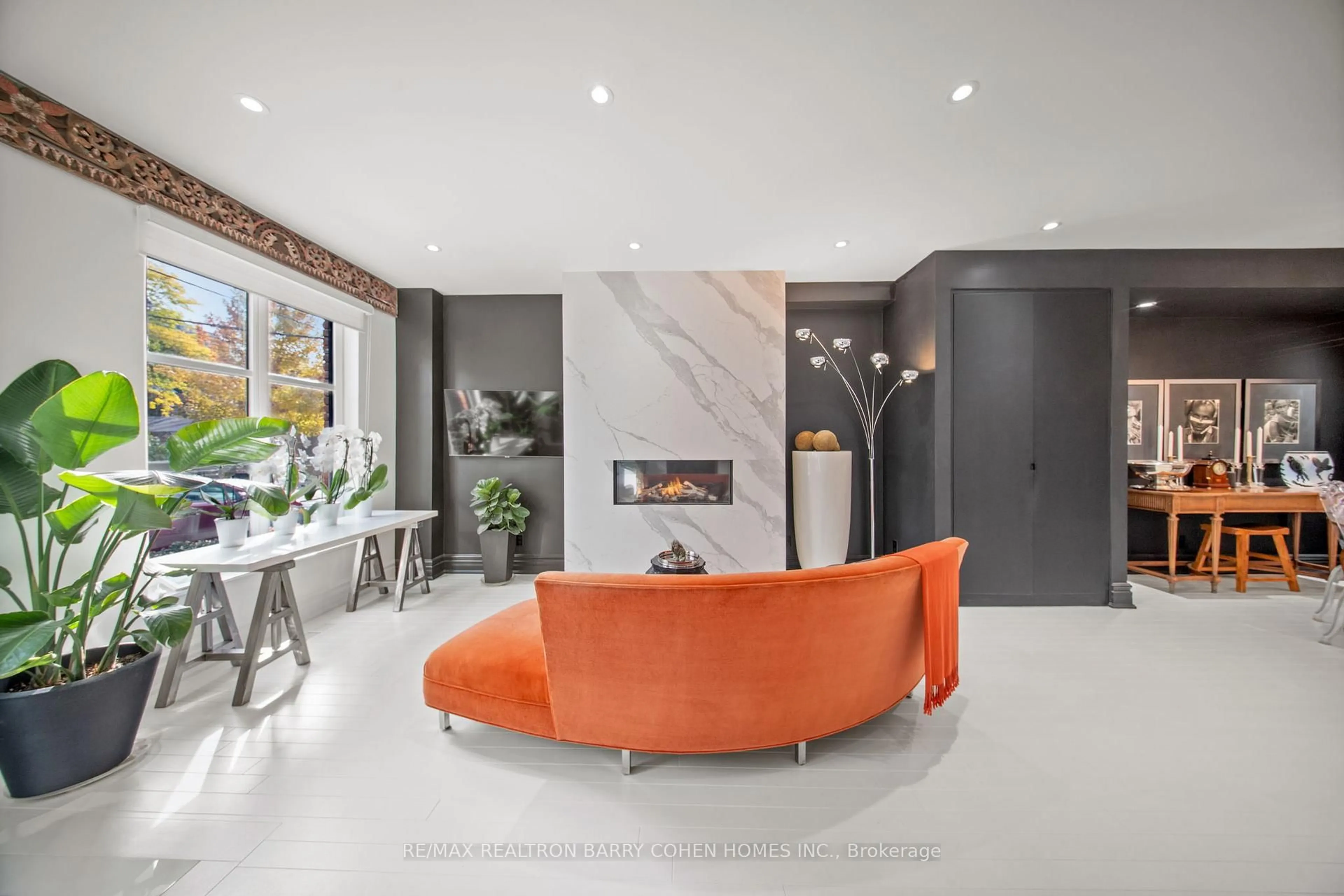 Unknown for 42 Berryman St, Toronto Ontario M5R 1M6