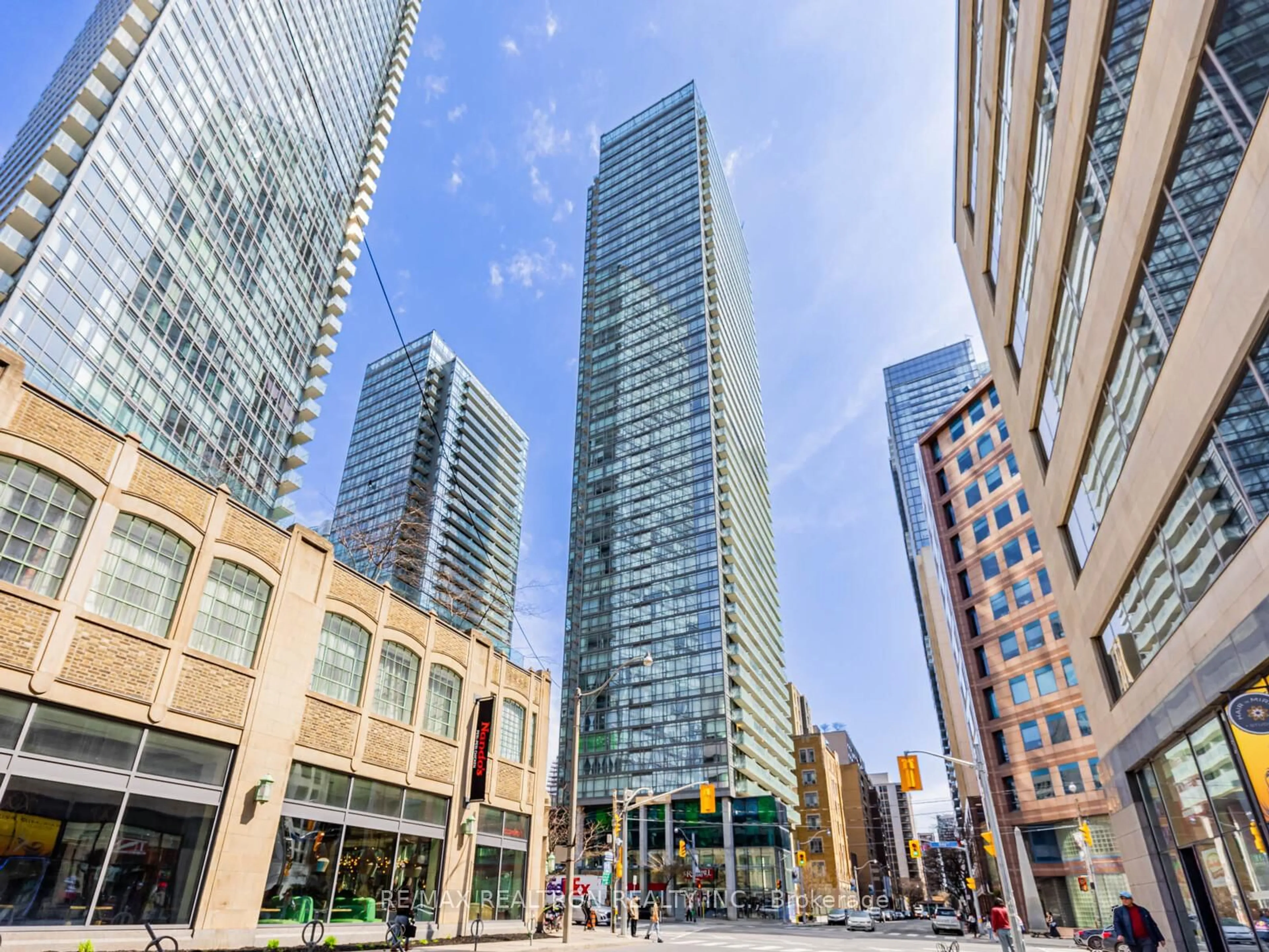 Unknown for 38 Grenville St #707, Toronto Ontario M4Y 1A5