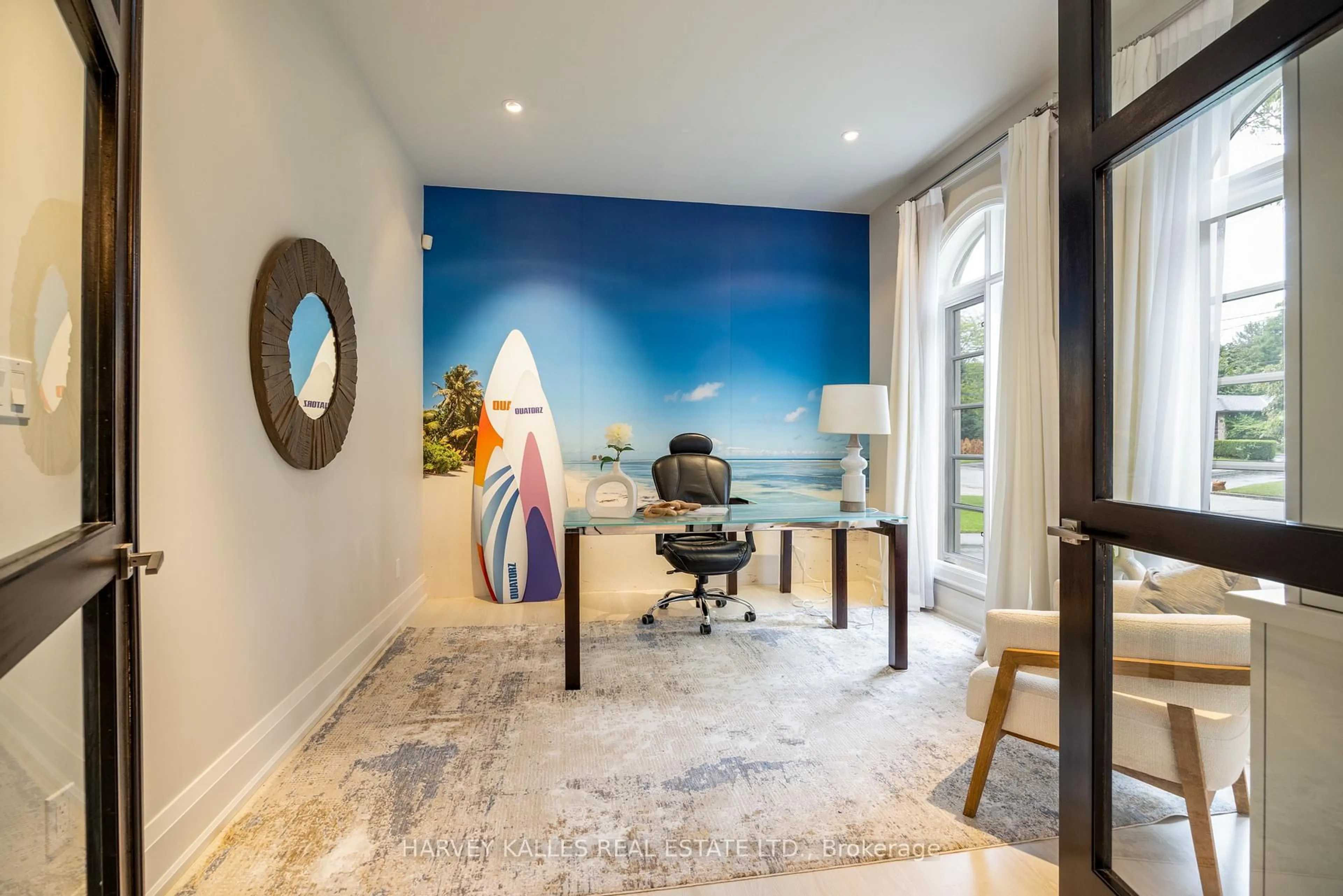 Indoor entryway for 14 Sulgrave Cres, Toronto Ontario M2L 1W6