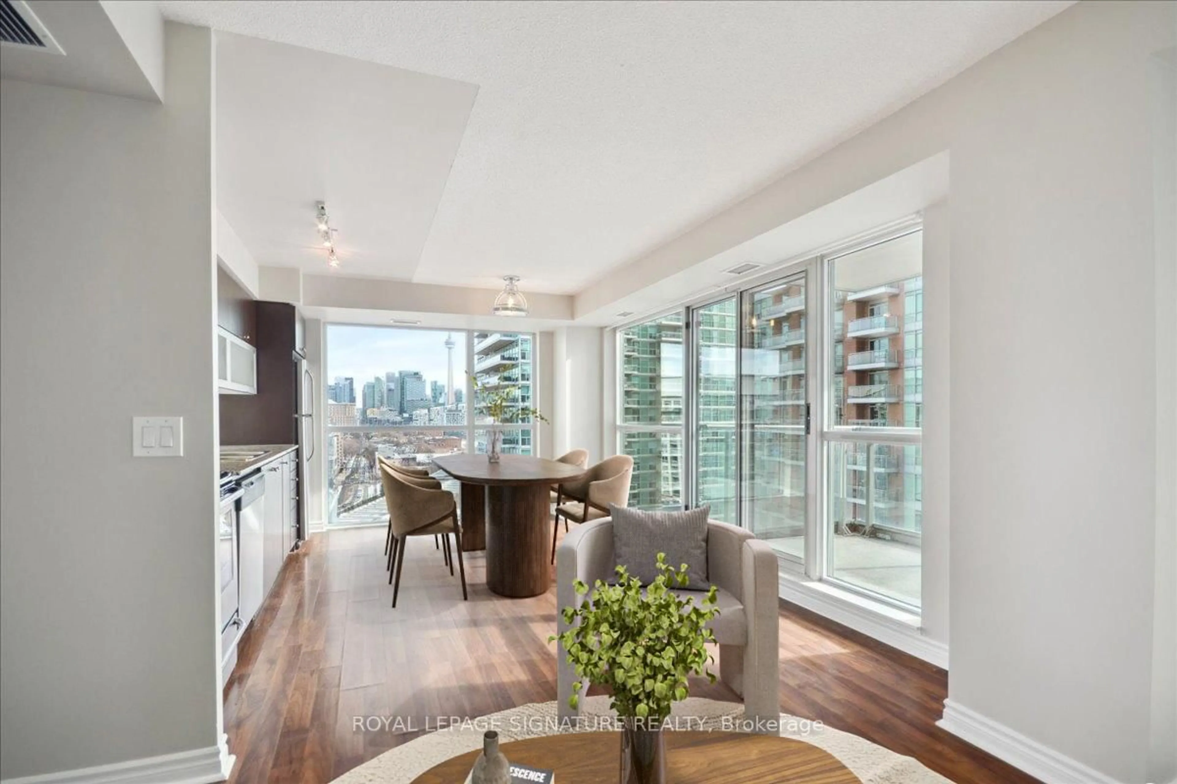 Dining room, wood/laminate floor for 100 Western Battery Rd #1410, Toronto Ontario M6K 3S2