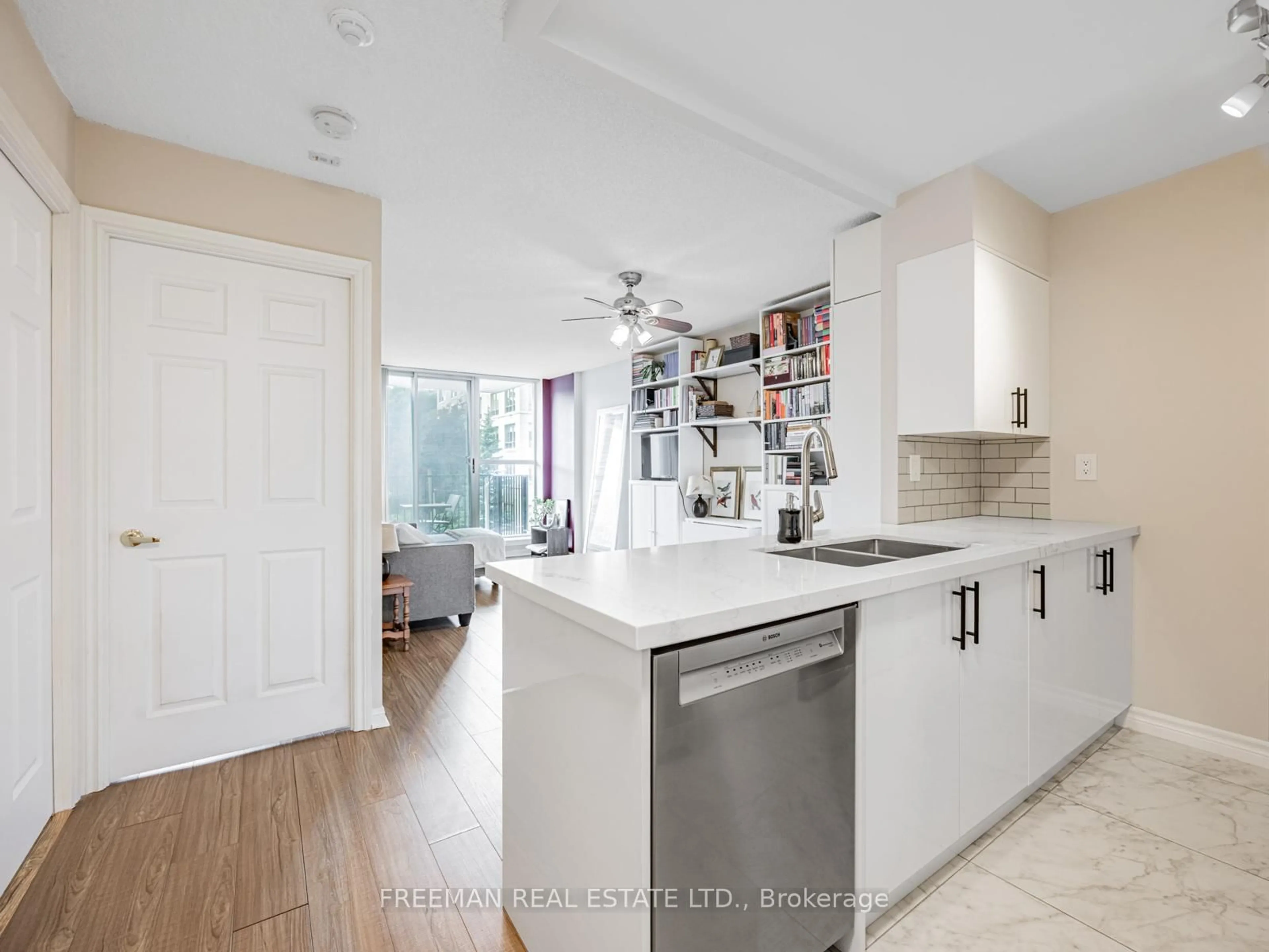Open concept kitchen, ceramic/tile floor for 260 Merton St #508, Toronto Ontario M4S 3G2