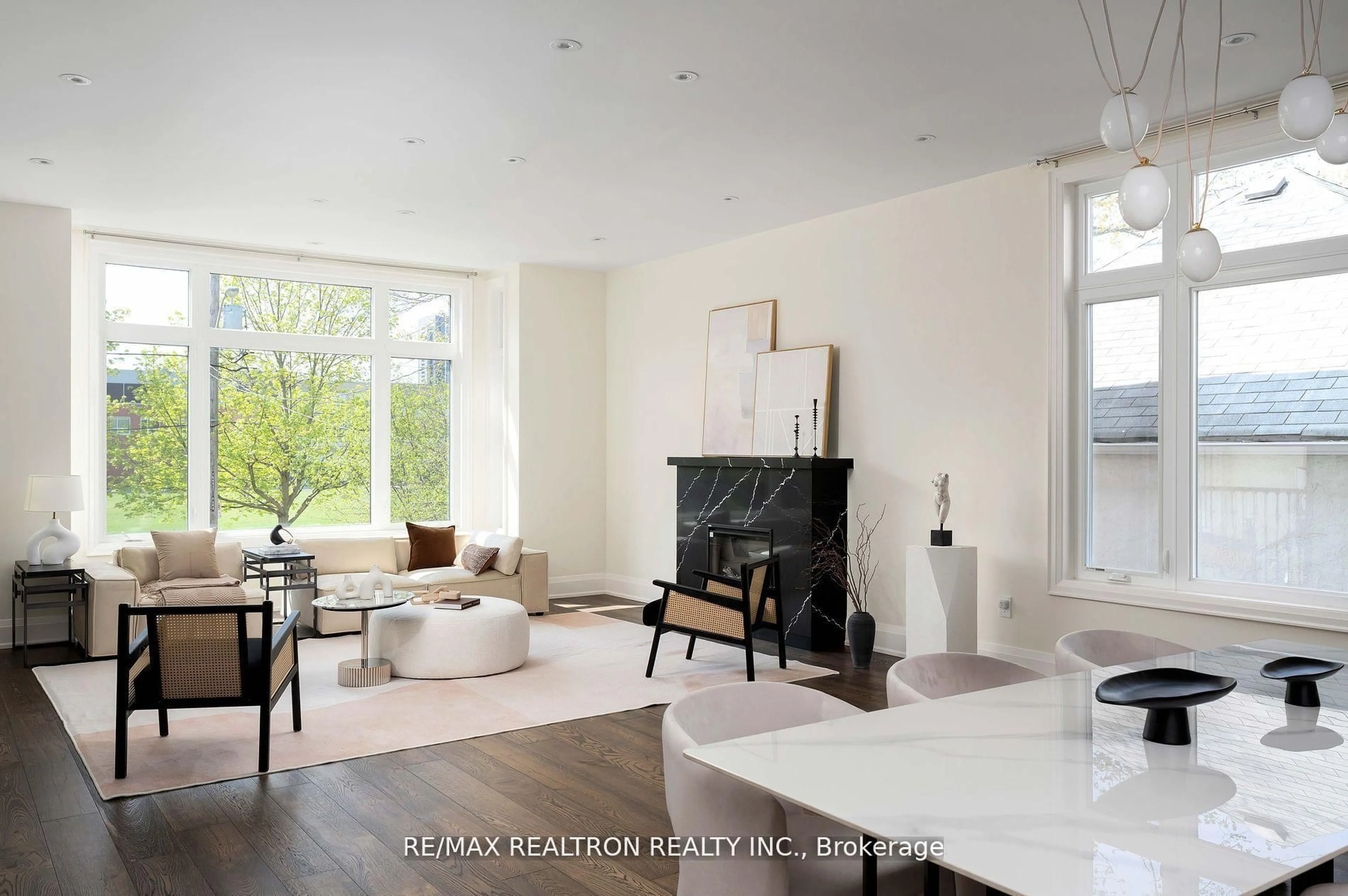 Living room with furniture, ceramic/tile floor for 146 Empress Ave, Toronto Ontario M2N 3T6