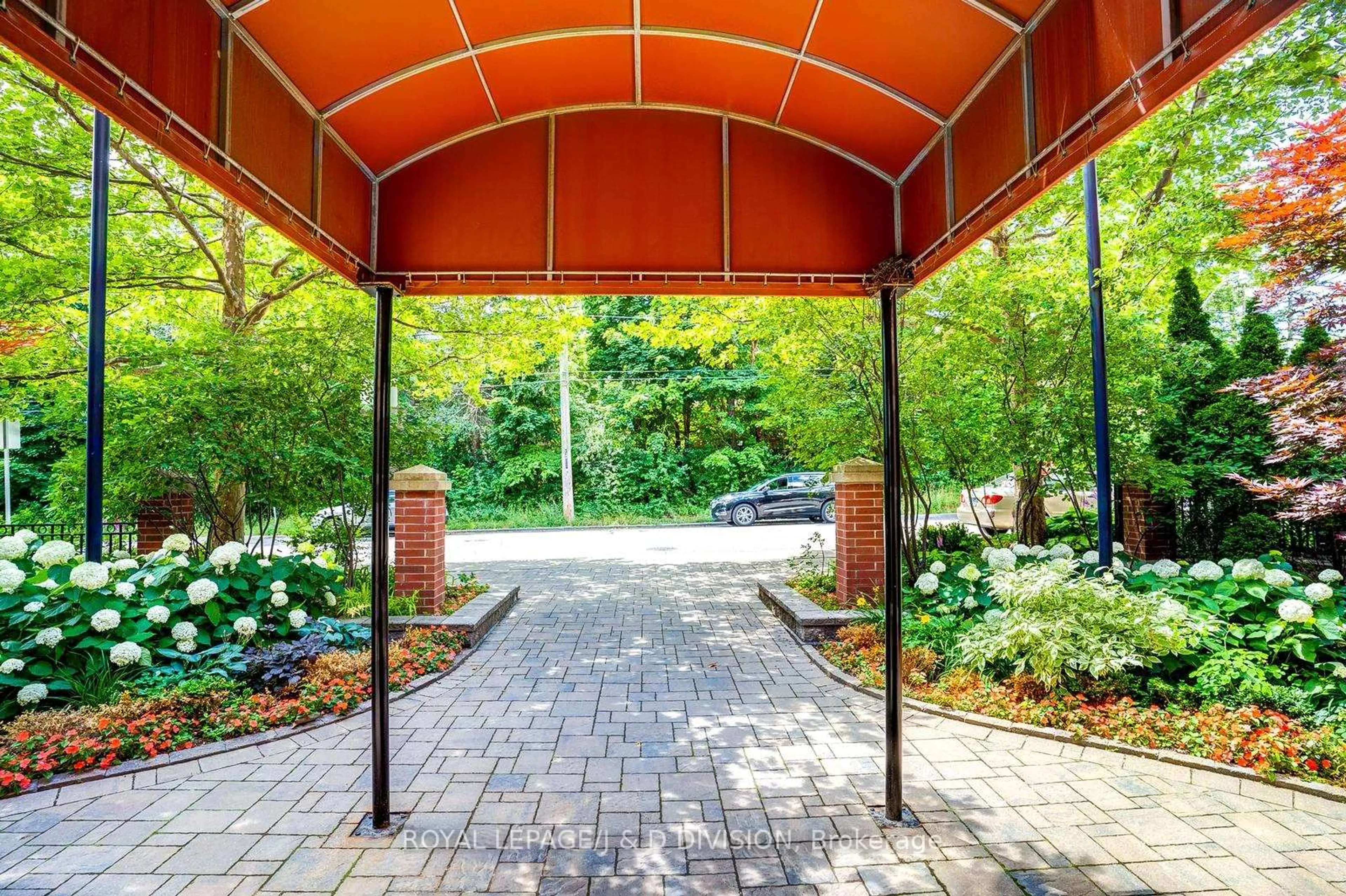 Patio, street for 451 Rosewell Ave #601, Toronto Ontario M4R 2H8