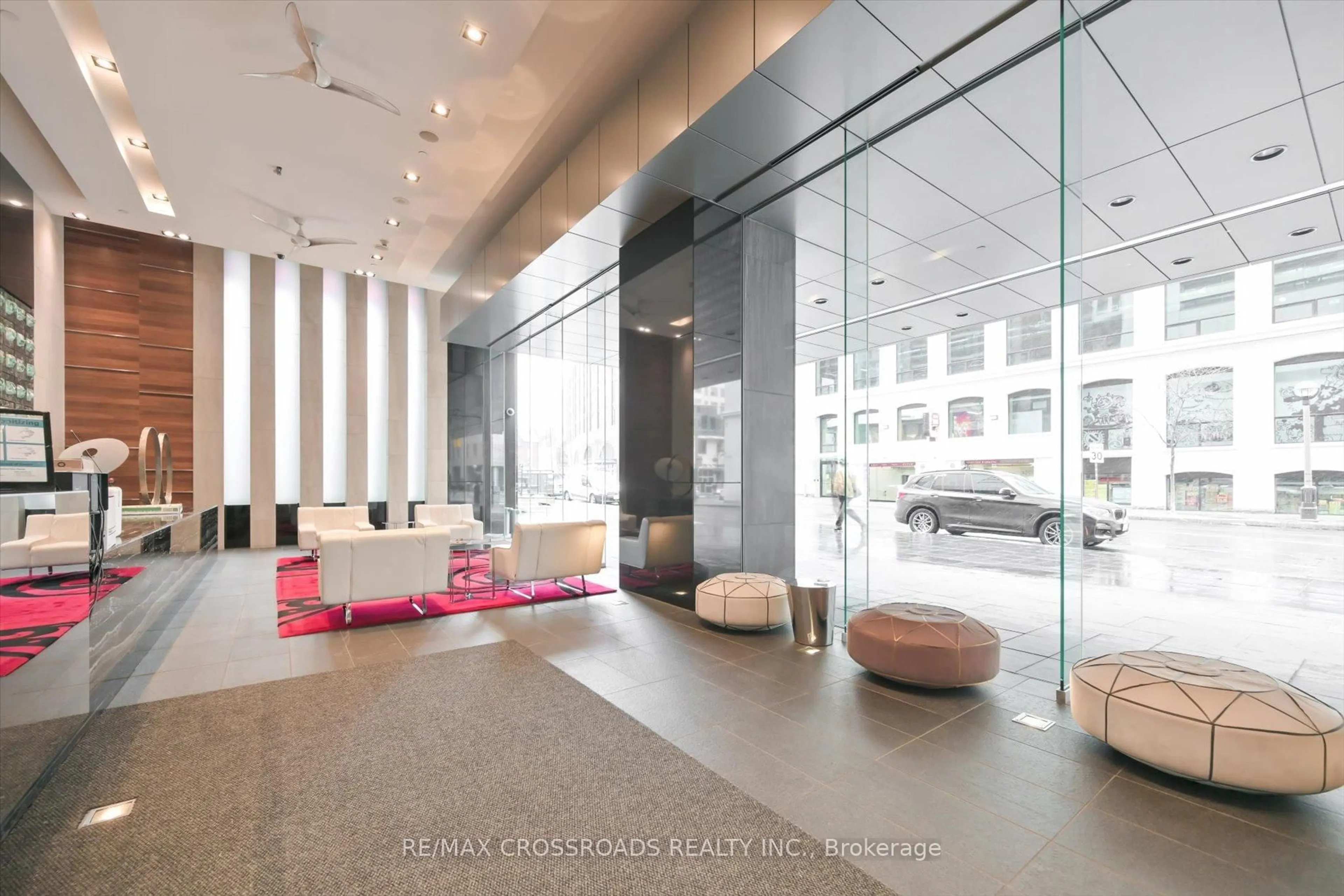 Indoor foyer for 80 John St #4103, Toronto Ontario M5V 3X4