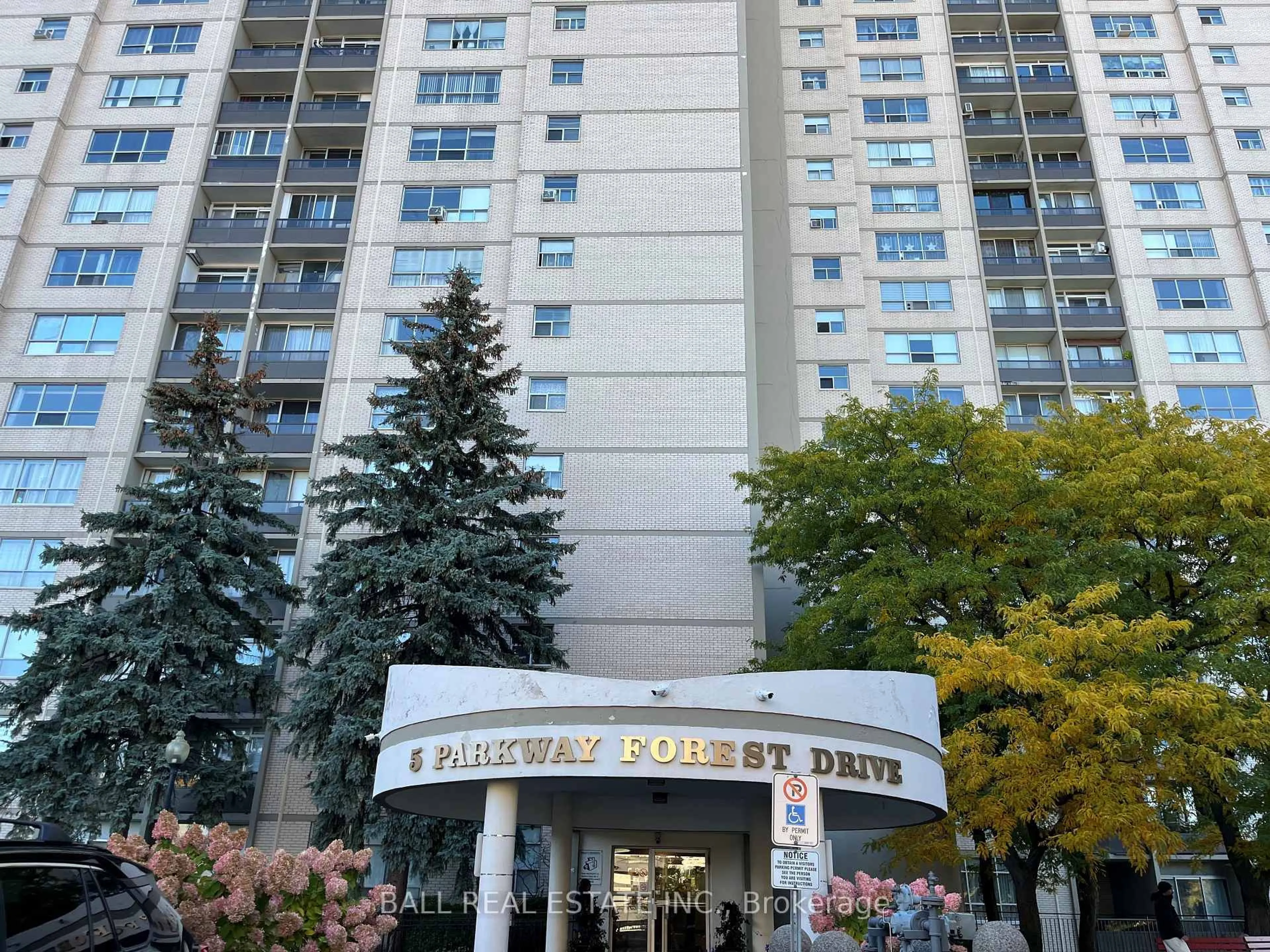 Indoor foyer for 5 Parkway Forest Dr #1610, Toronto Ontario M2J 1L2