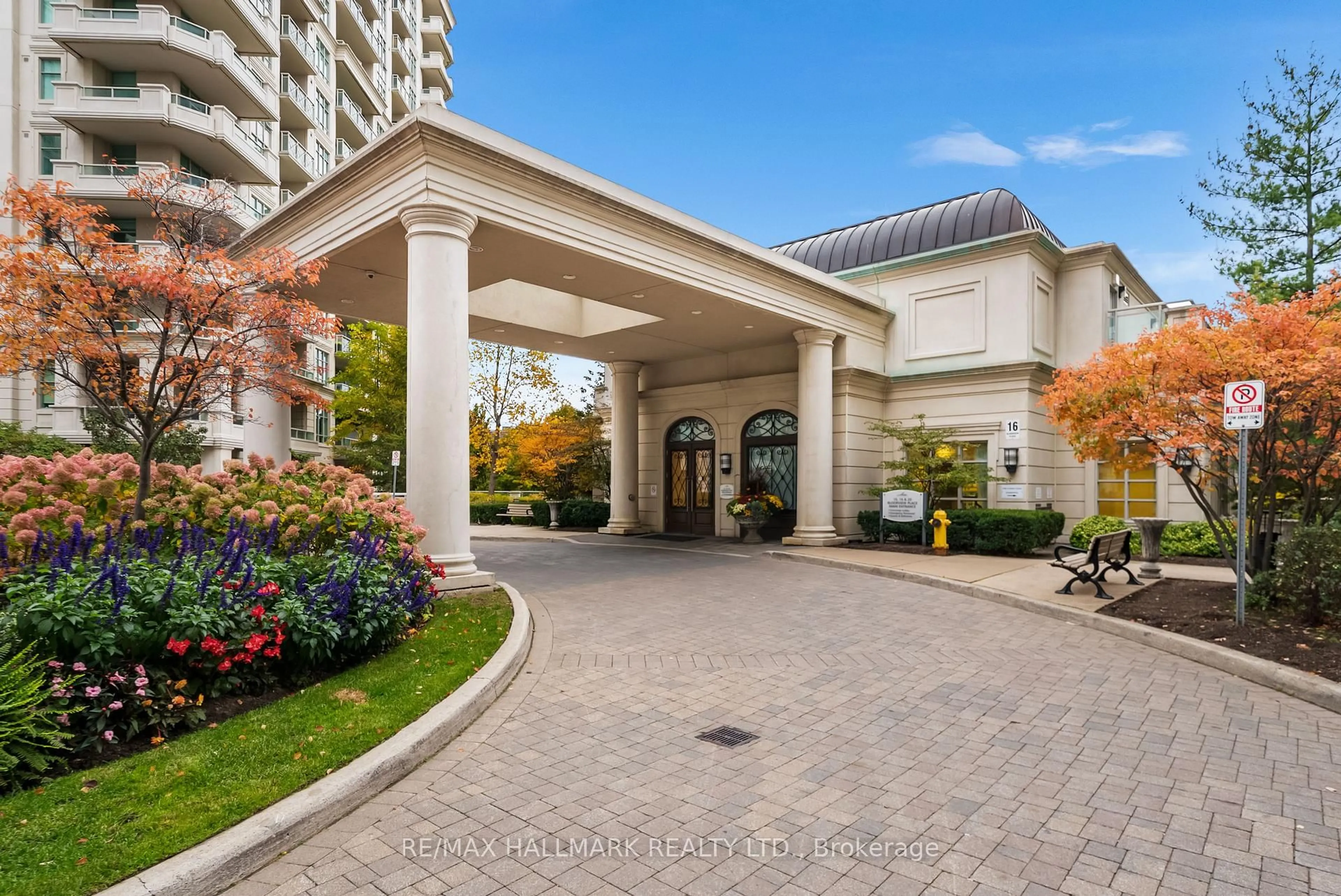 Indoor foyer for 20 Bloorview Pl #311, Toronto Ontario M2J 0A6